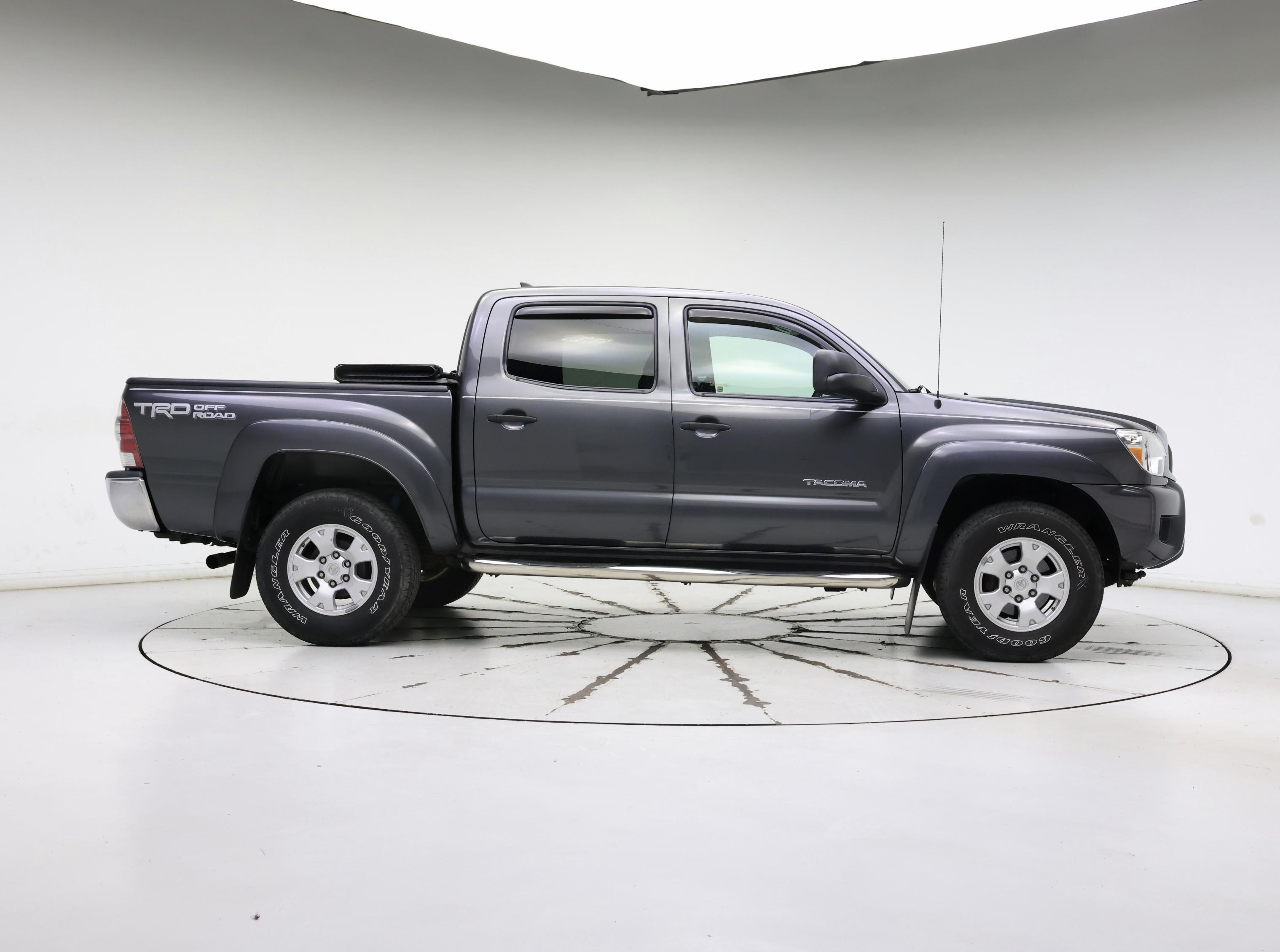 Thumbnail: 2015 Toyota Tacoma - 7