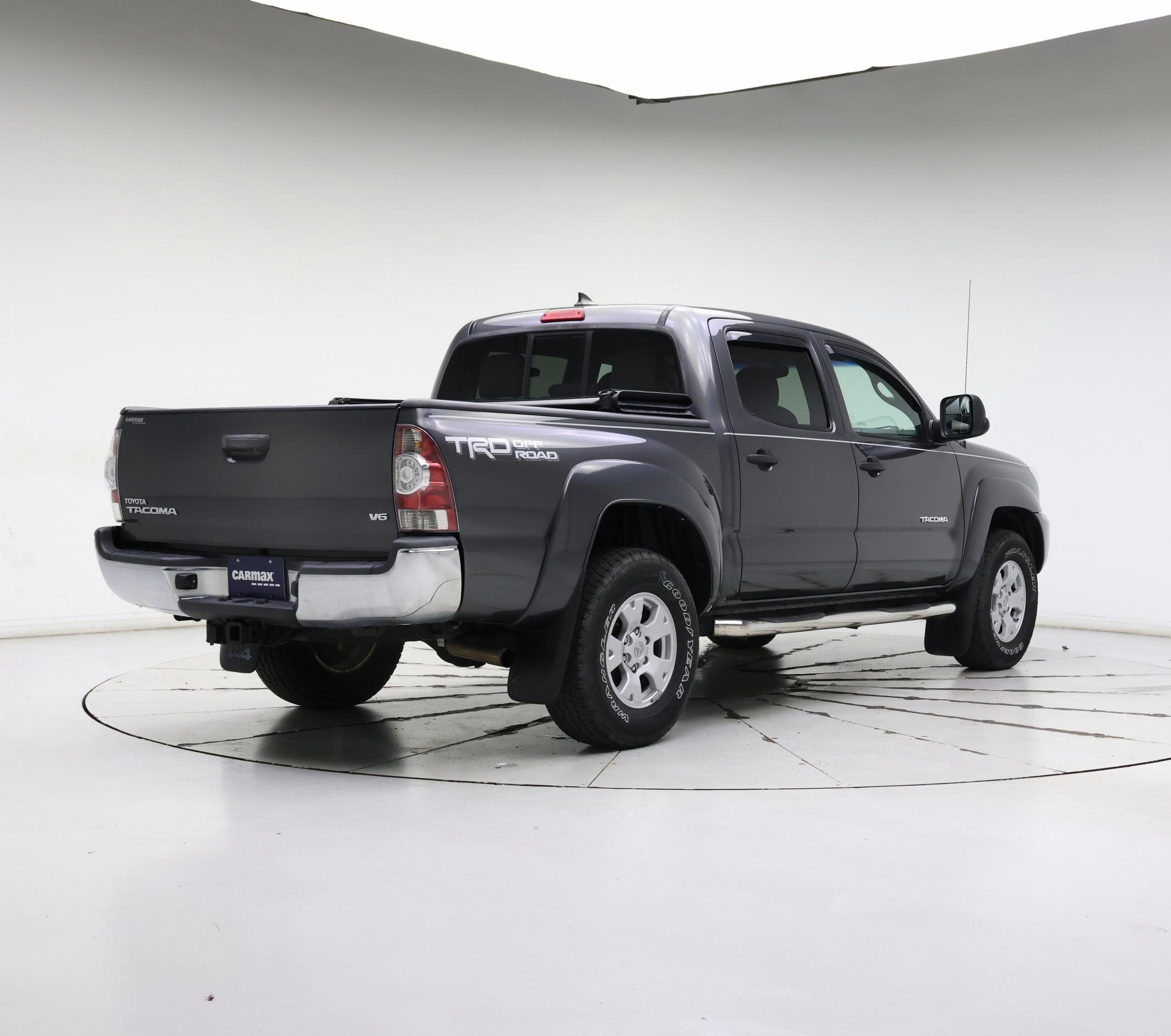 Thumbnail: 2015 Toyota Tacoma - 8