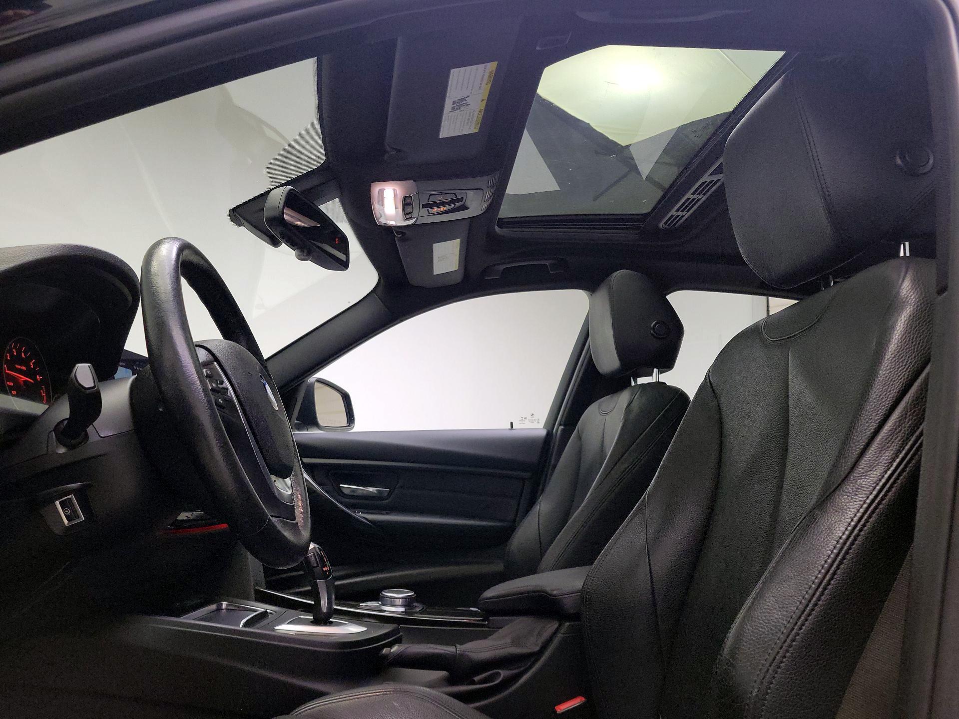 Thumbnail: 2018 BMW 3 Series - 20