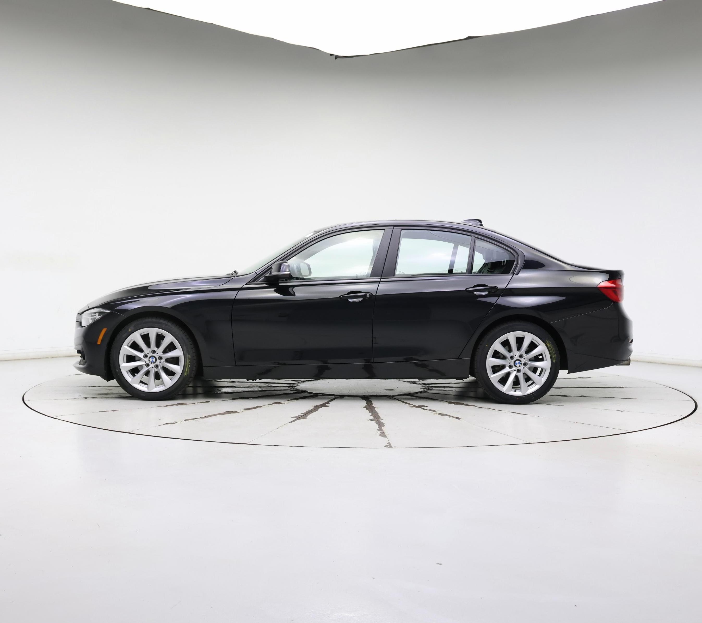 Thumbnail: 2018 BMW 3 Series - 3