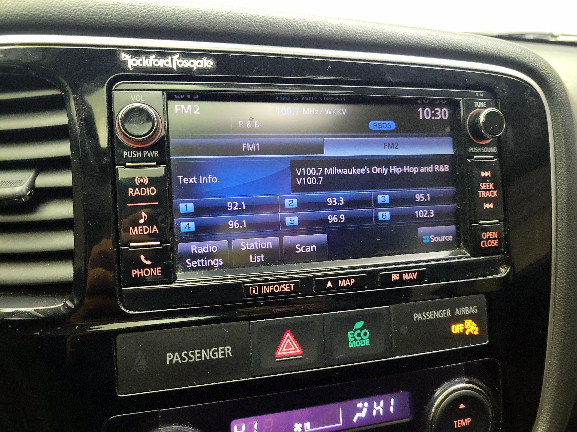 Thumbnail: 2016 Mitsubishi Outlander - 15