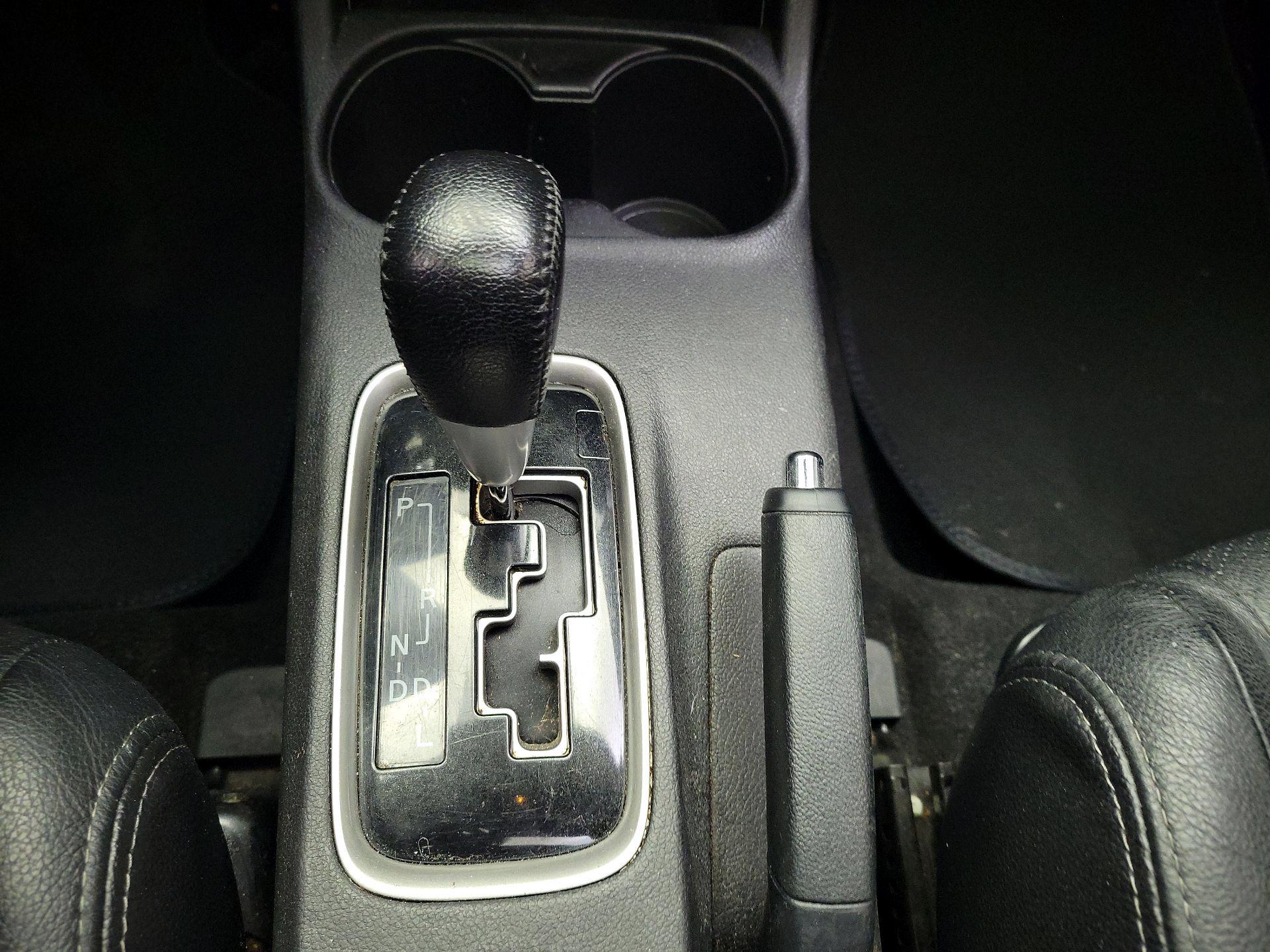 Thumbnail: 2016 Mitsubishi Outlander - 17