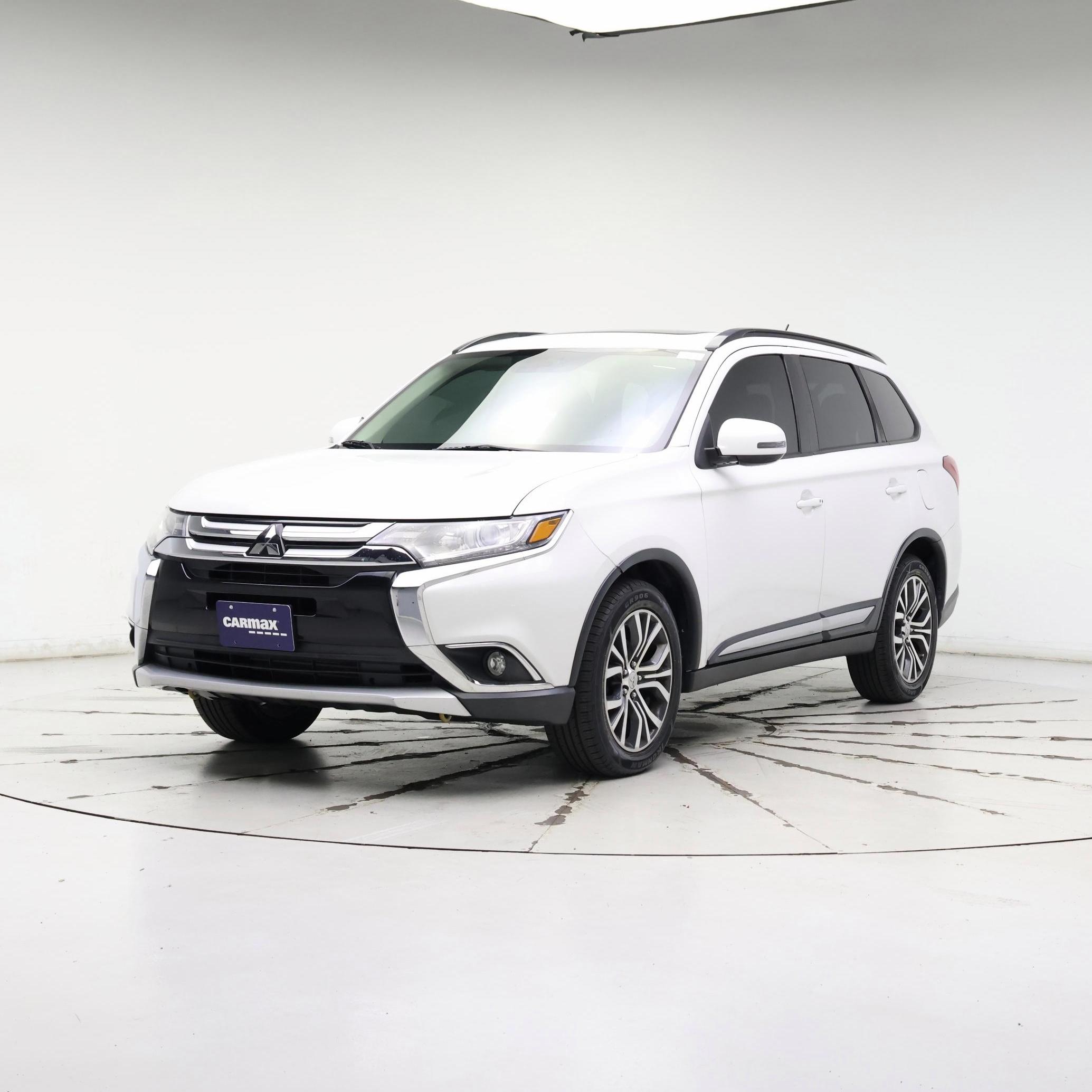 Thumbnail: 2016 Mitsubishi Outlander - 4