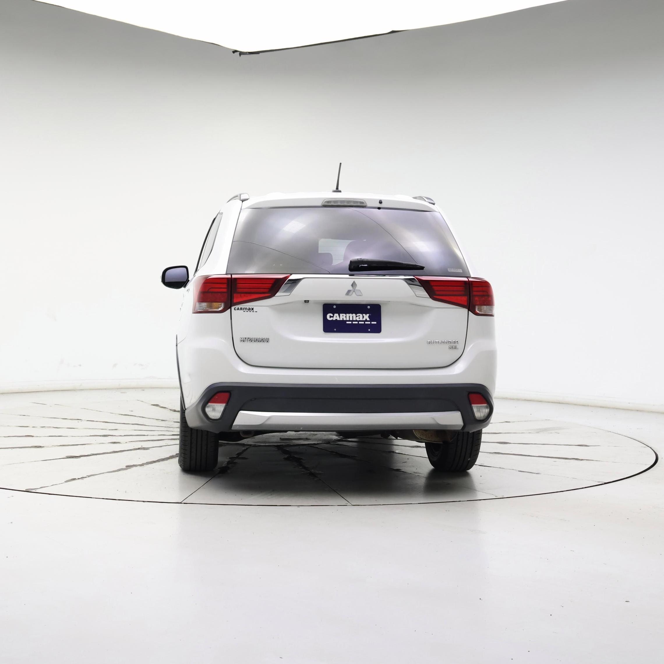 Thumbnail: 2016 Mitsubishi Outlander - 6