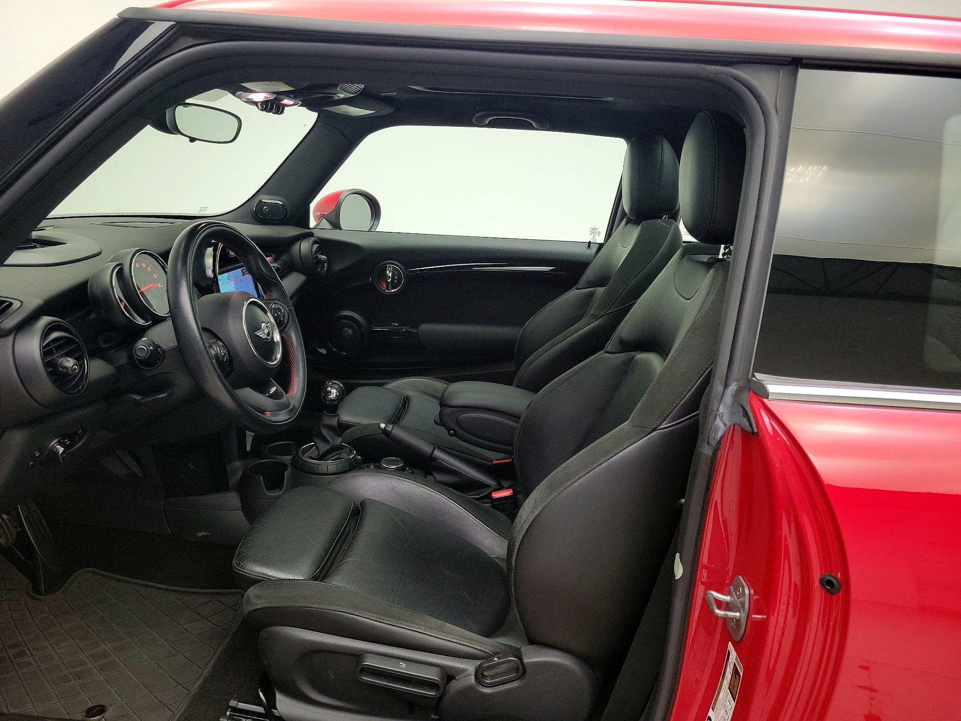 Thumbnail: 2016 MINI Cooper Hardtop - 11