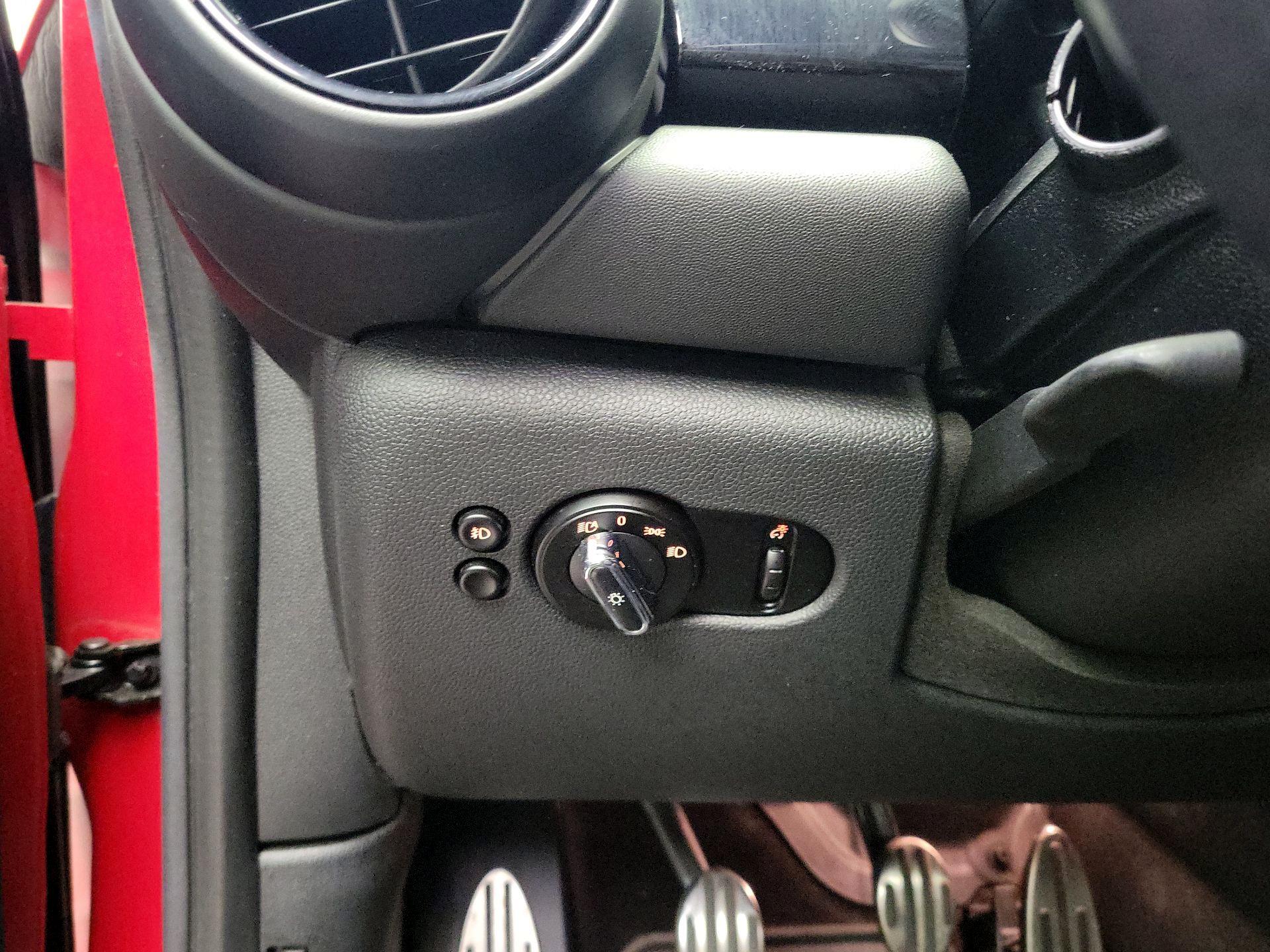 Thumbnail: 2016 MINI Cooper Hardtop - 13