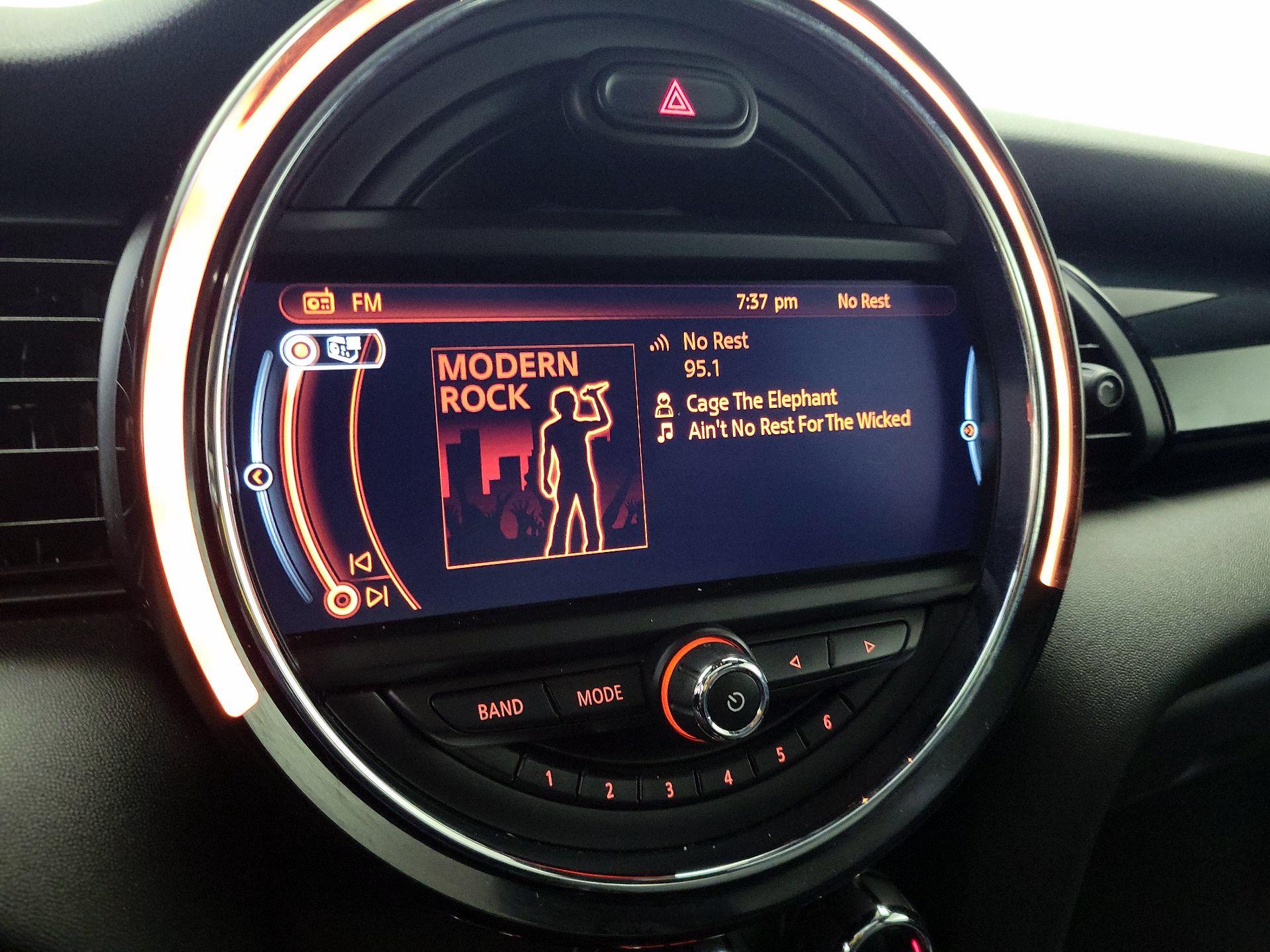 Thumbnail: 2016 MINI Cooper Hardtop - 15