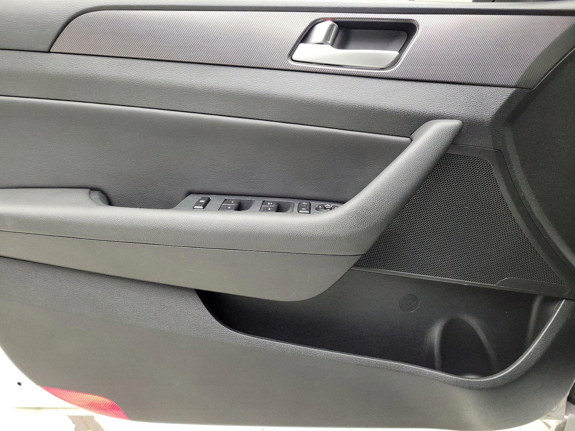 Thumbnail: 2017 Hyundai Sonata - 12