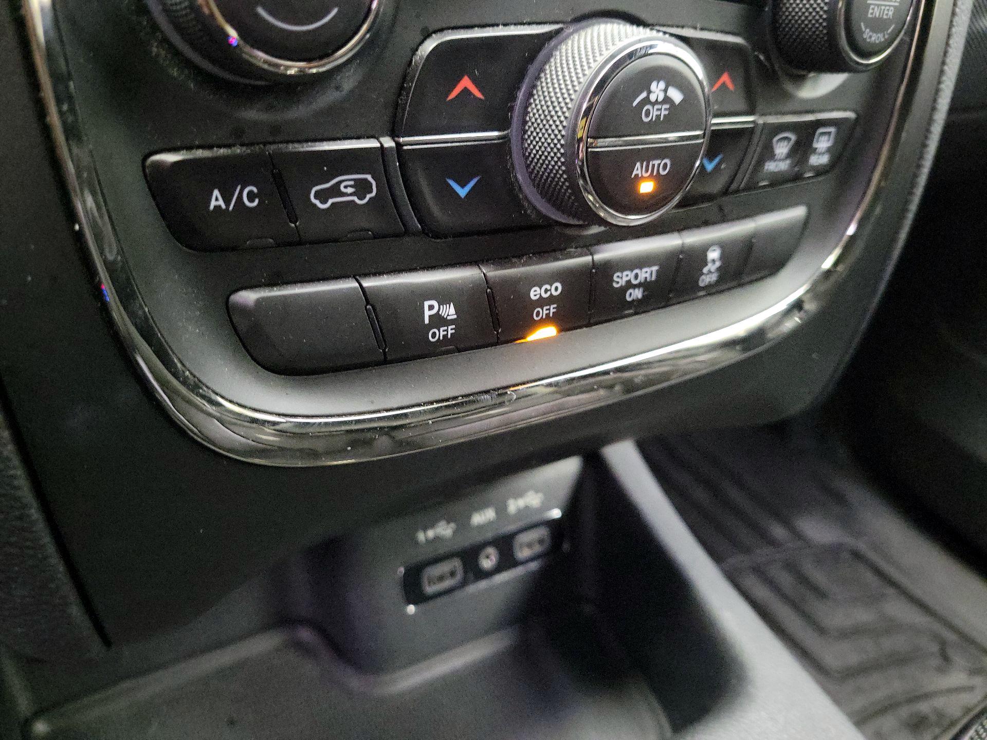 Thumbnail: 2019 Dodge Durango - 17