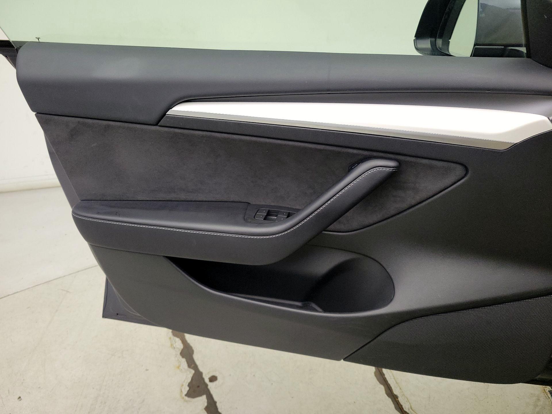 Thumbnail: 2023 Tesla Model 3 - 12