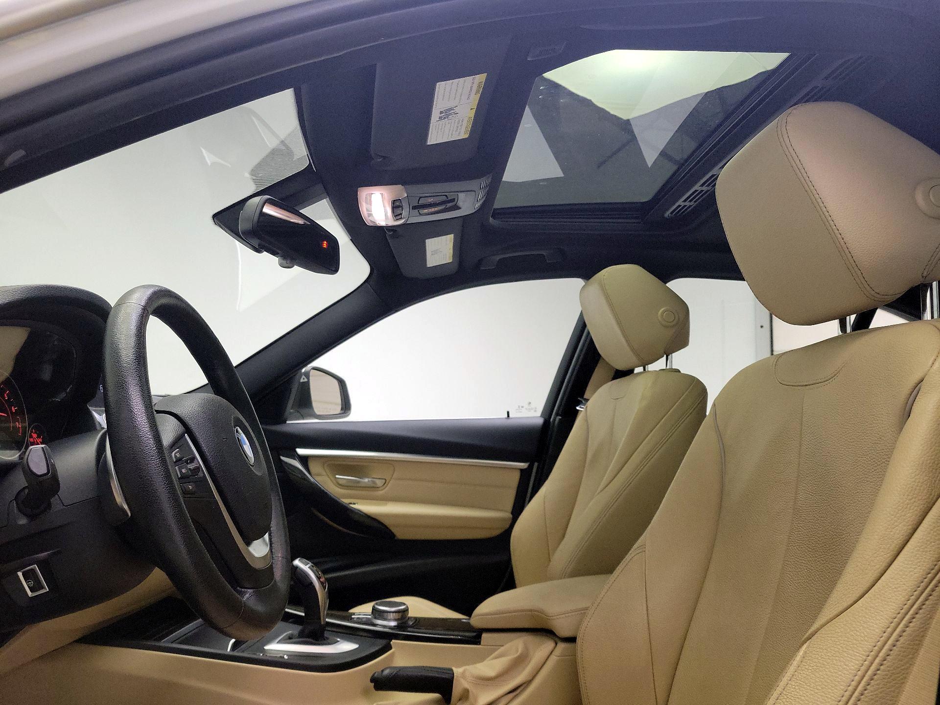 Thumbnail: 2018 BMW 3 Series - 20