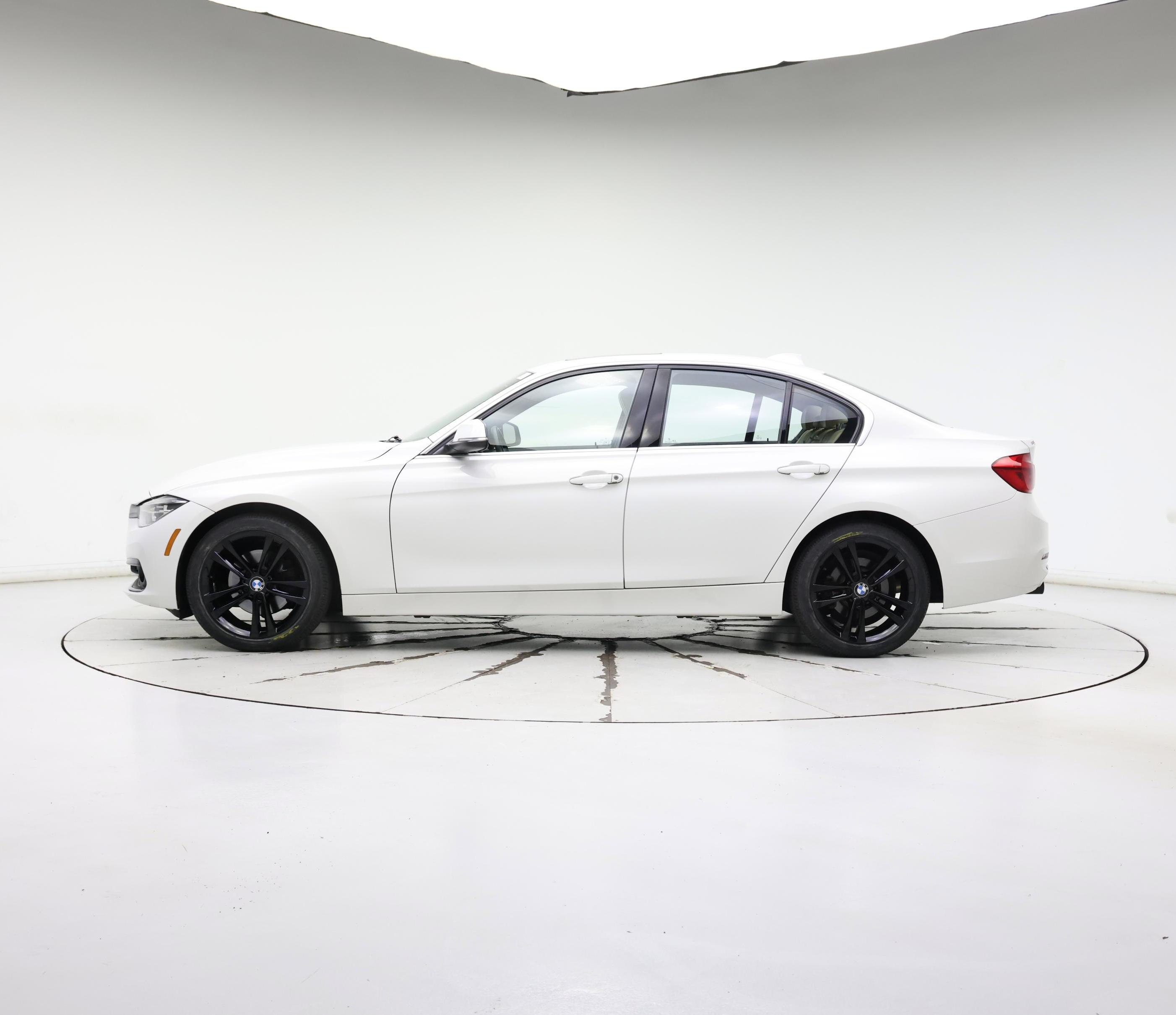 Thumbnail: 2018 BMW 3 Series - 3