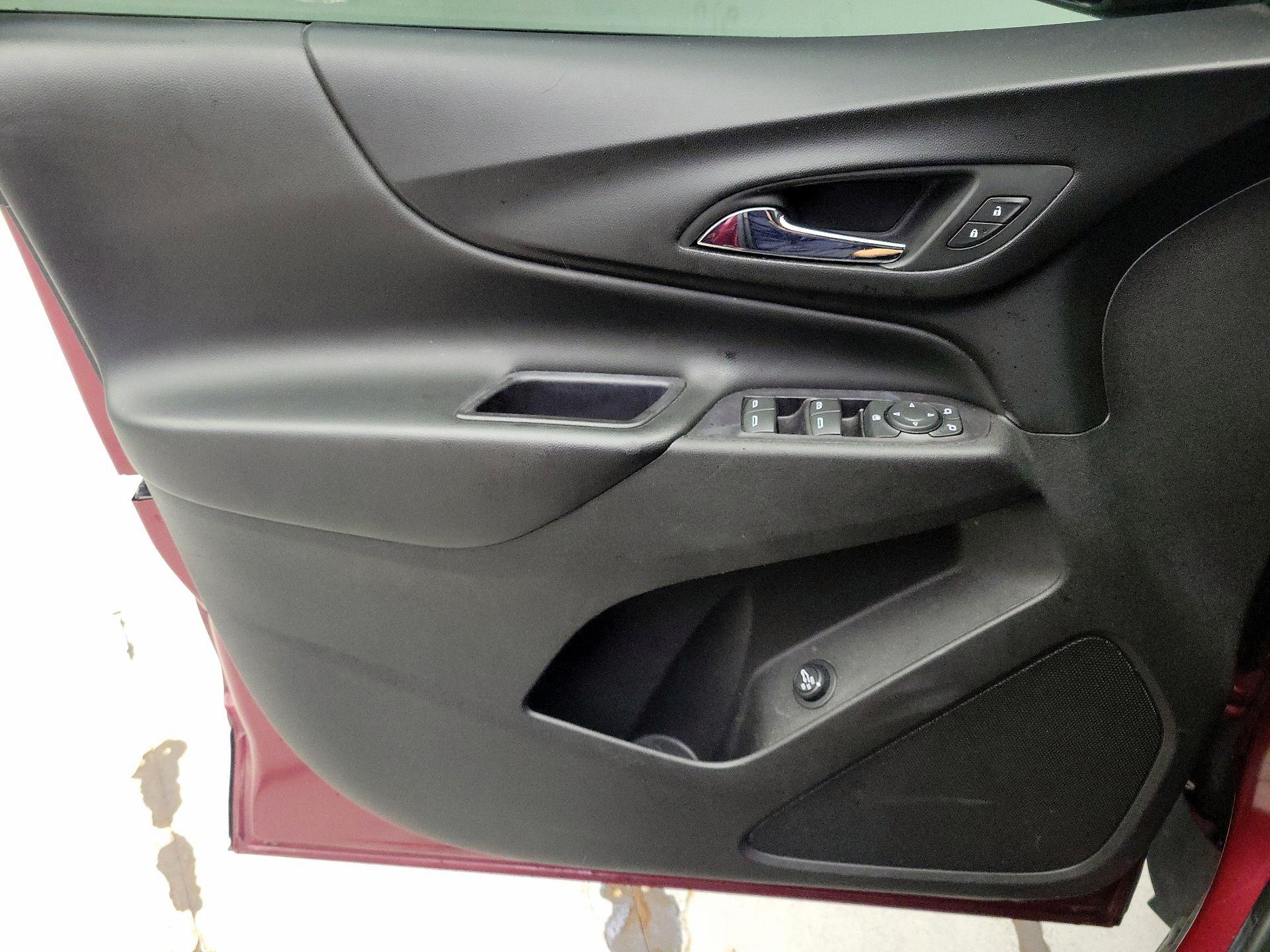 Thumbnail: 2018 Chevrolet Equinox - 12