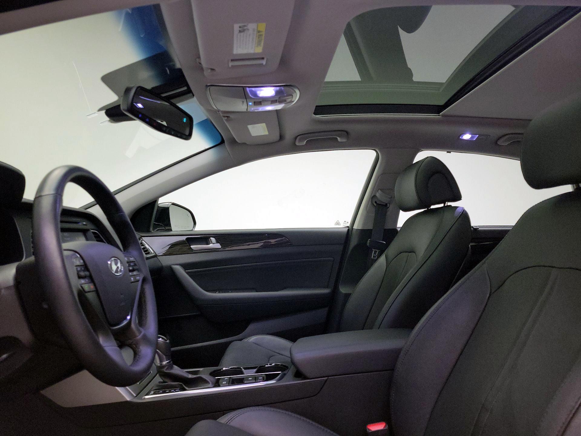 Thumbnail: 2016 Hyundai Sonata - 18