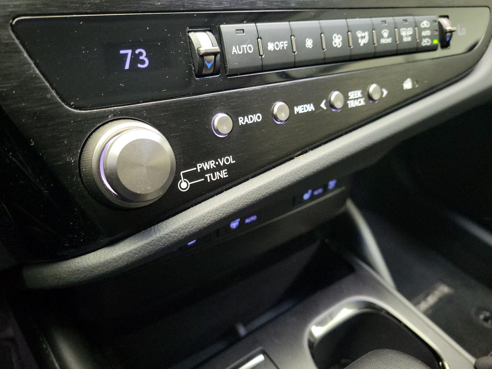 Thumbnail: 2023 Lexus ES - 15