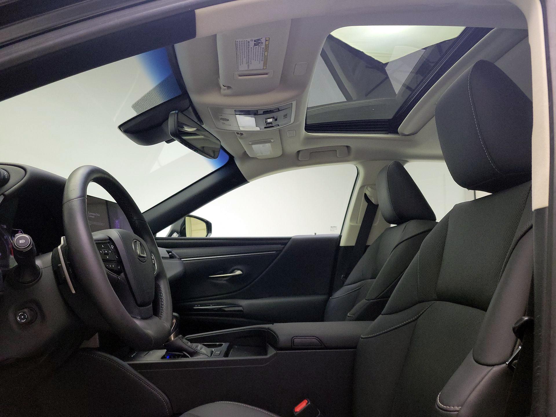 Thumbnail: 2023 Lexus ES - 18