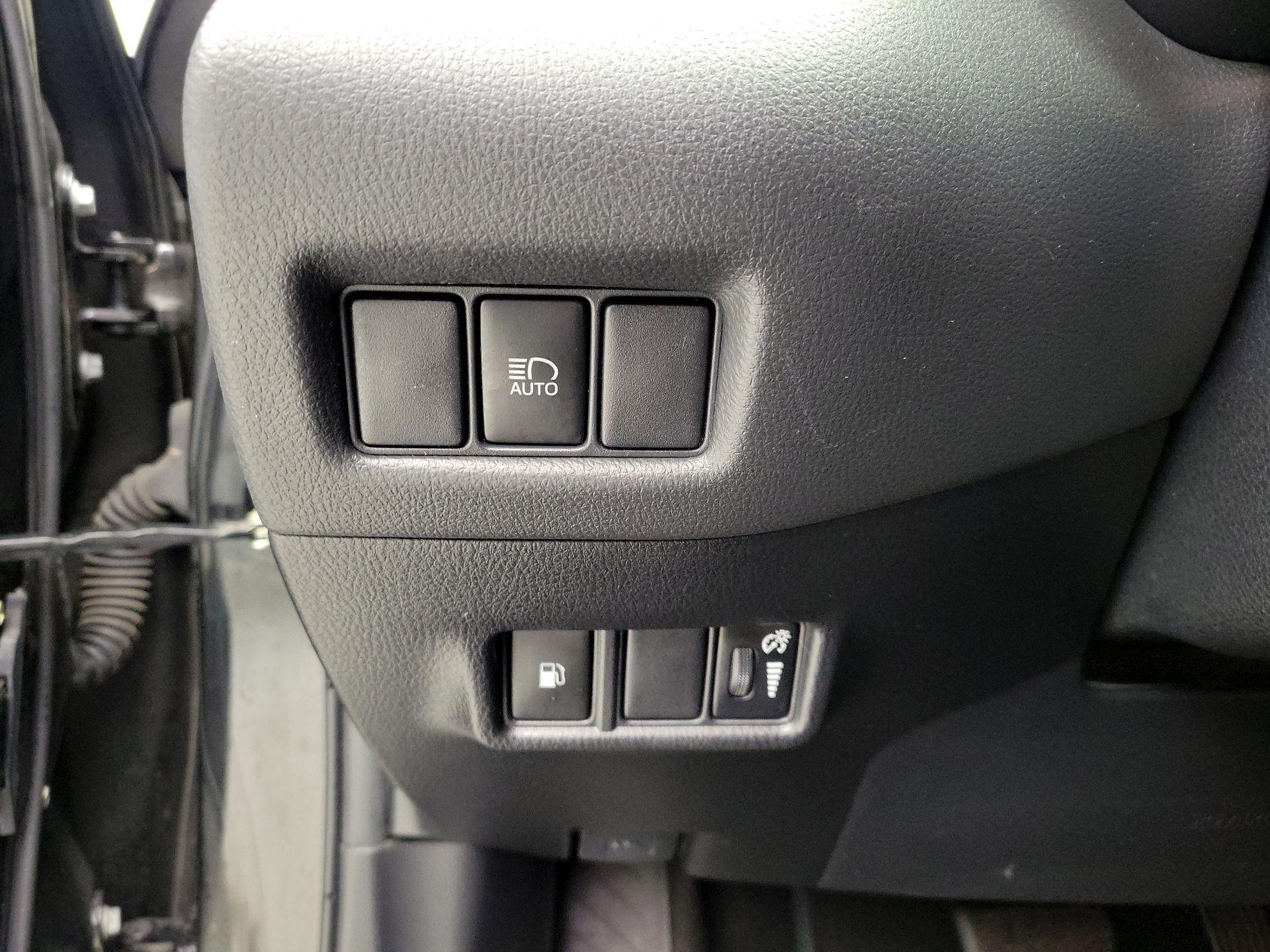 Thumbnail: 2021 Toyota C-HR - 13