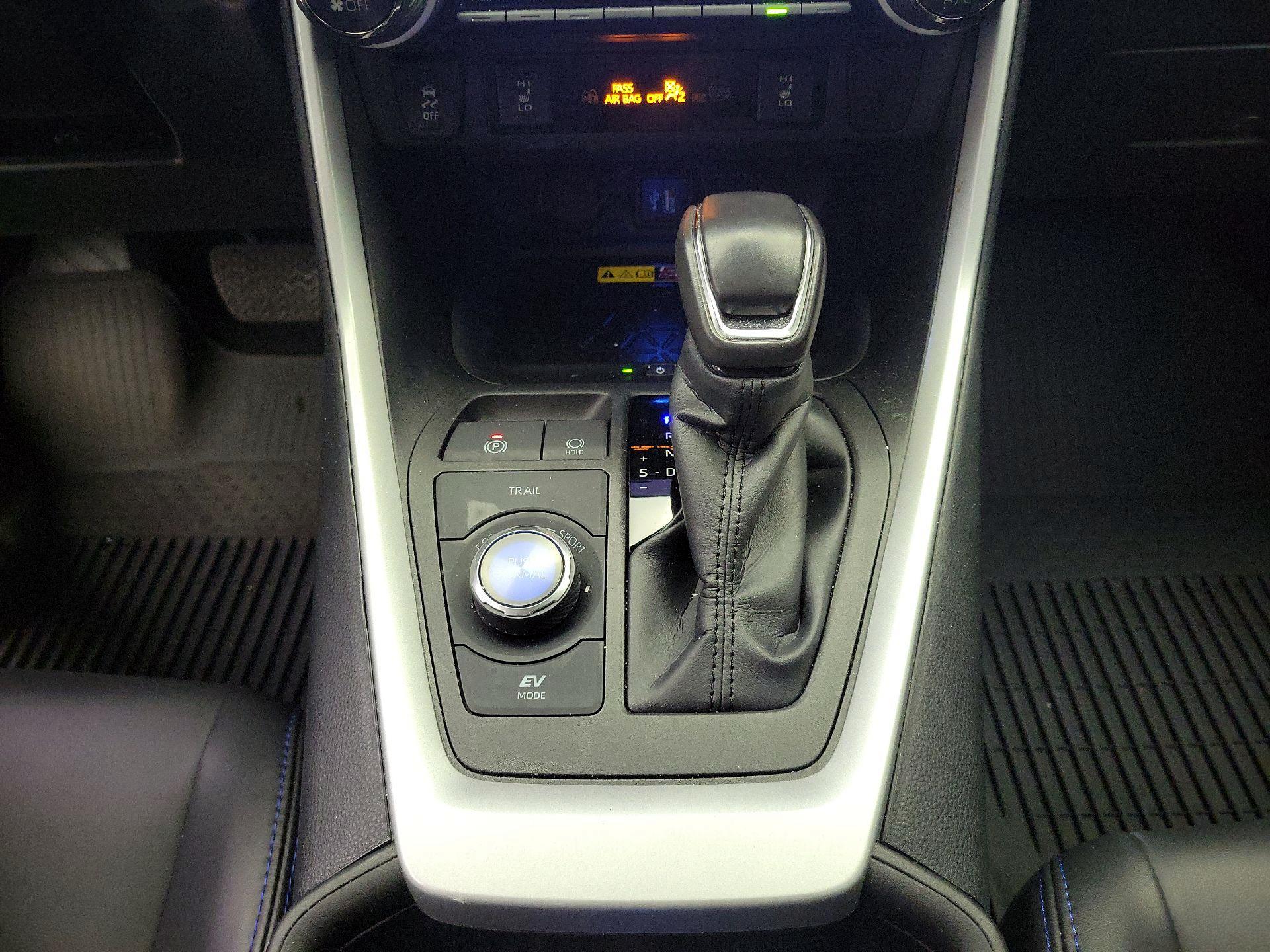 Thumbnail: 2024 Toyota RAV4 - 17