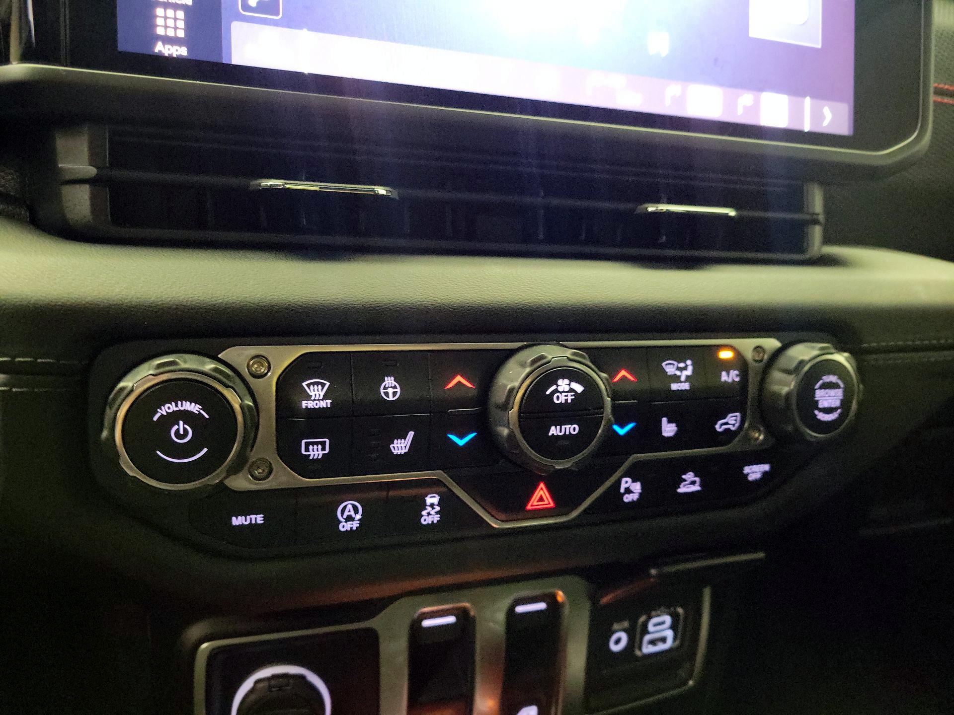 Thumbnail: 2024 Jeep Wrangler - 17