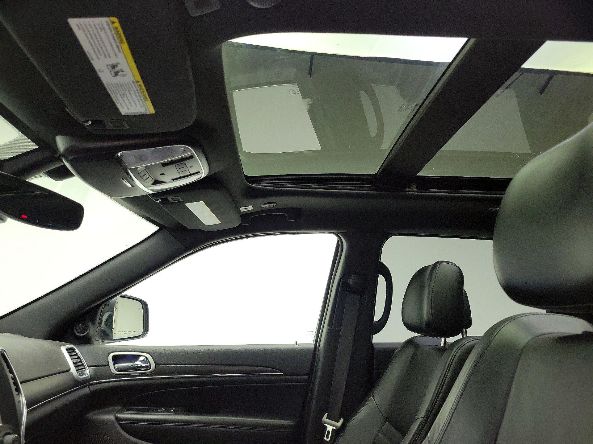 Thumbnail: 2018 Jeep Grand Cherokee - 20