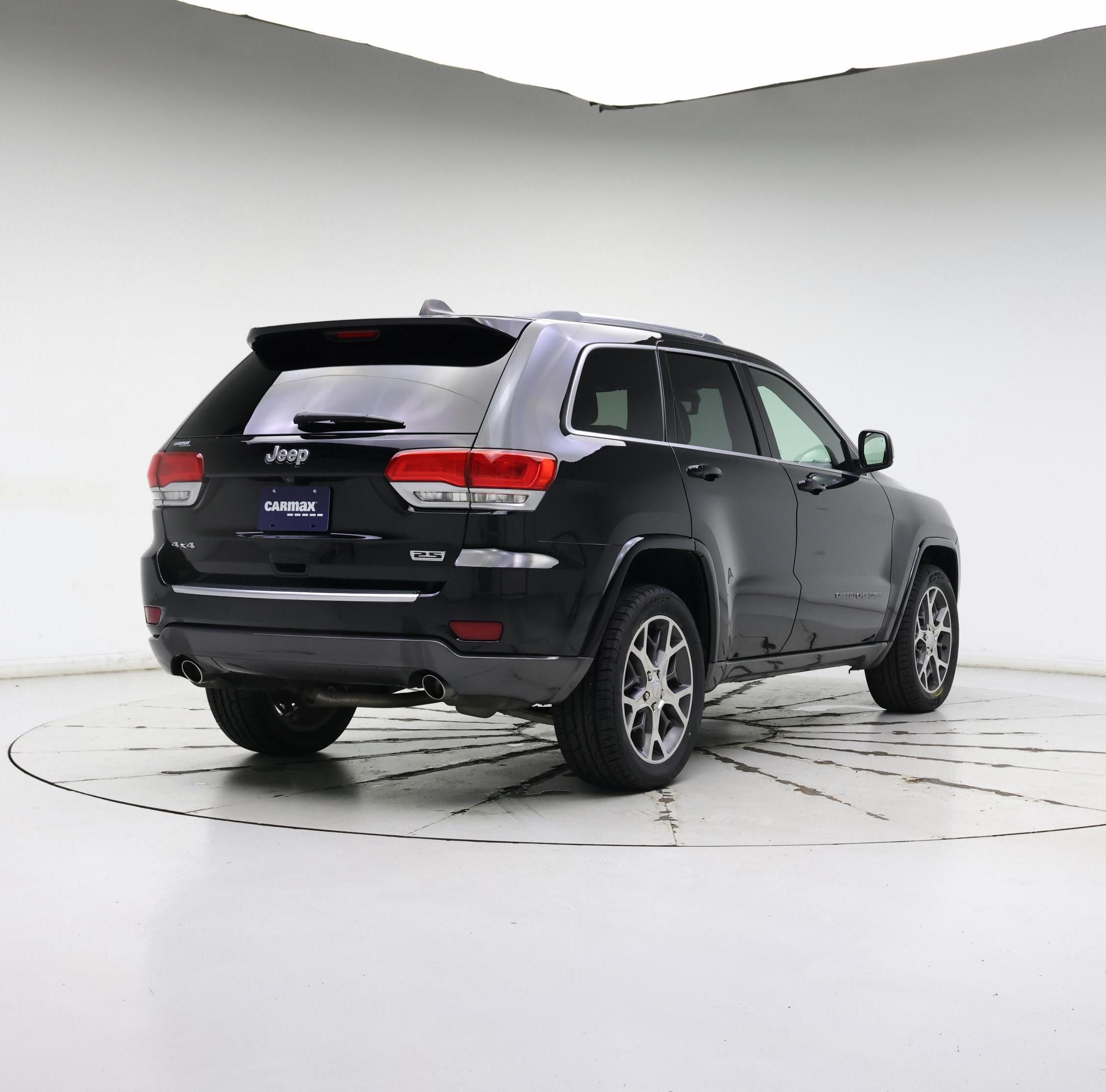 Thumbnail: 2018 Jeep Grand Cherokee - 8