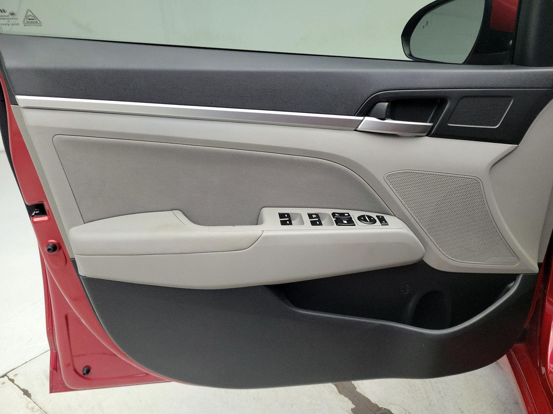Thumbnail: 2019 Hyundai Elantra - 12