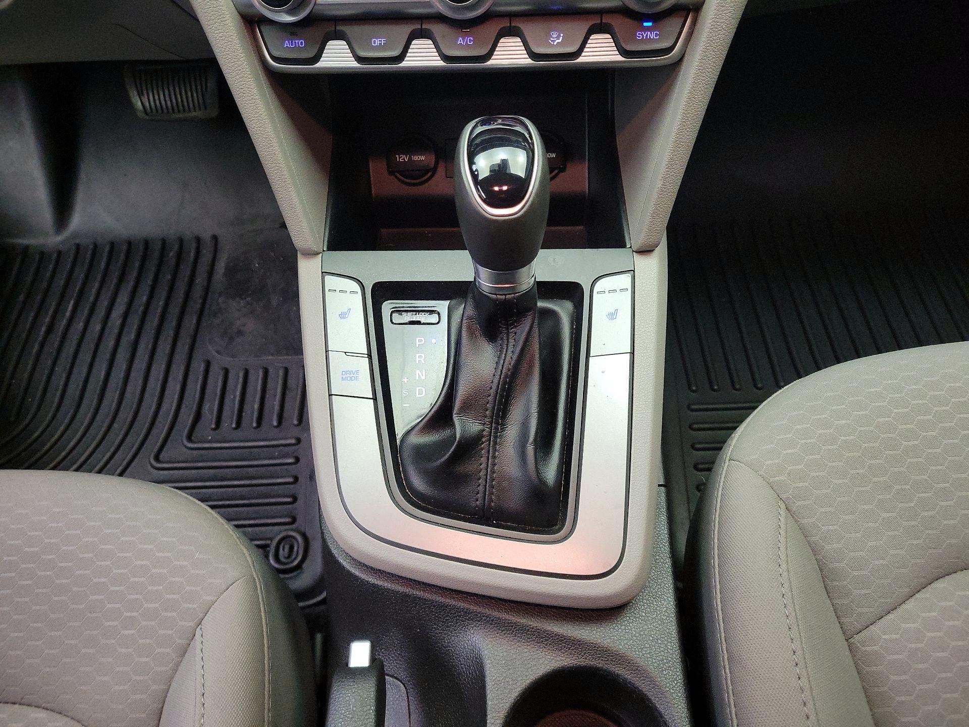 Thumbnail: 2019 Hyundai Elantra - 17