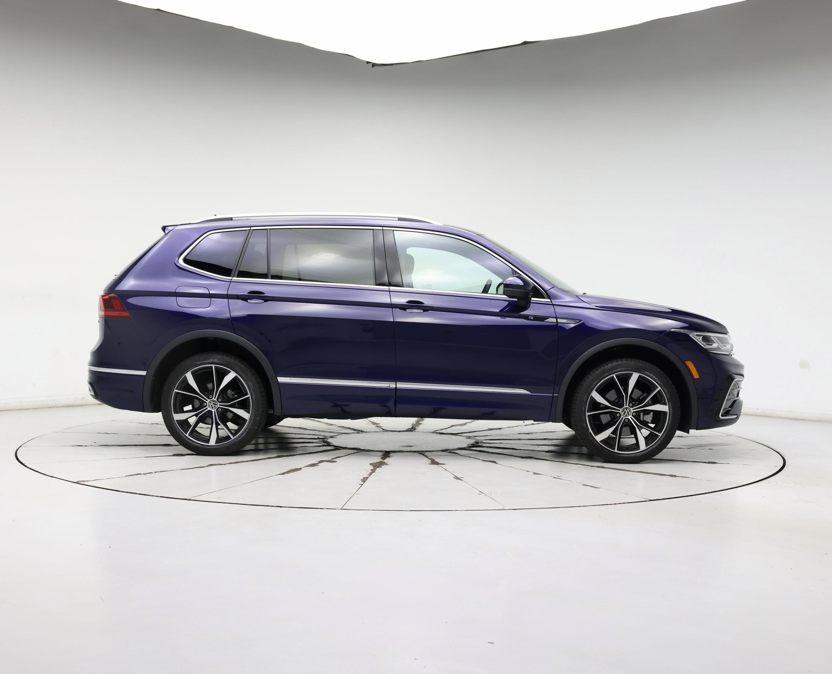 Thumbnail: 2022 Volkswagen Tiguan - 7
