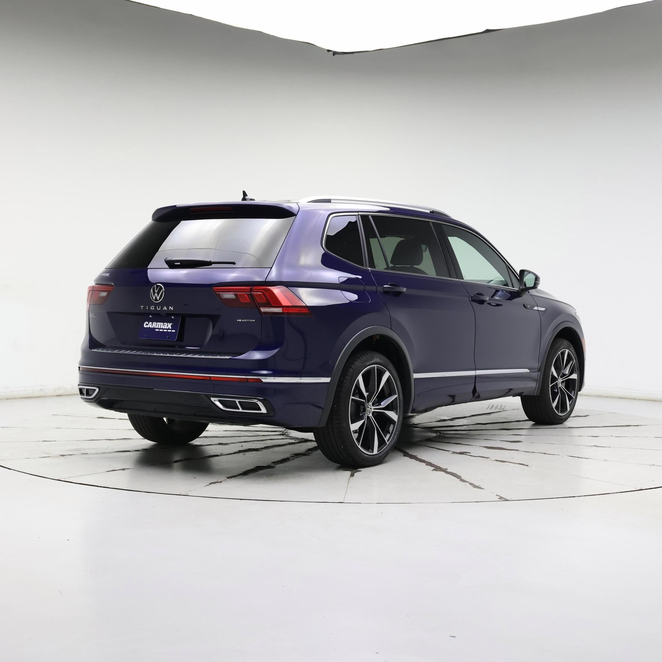 Thumbnail: 2022 Volkswagen Tiguan - 8
