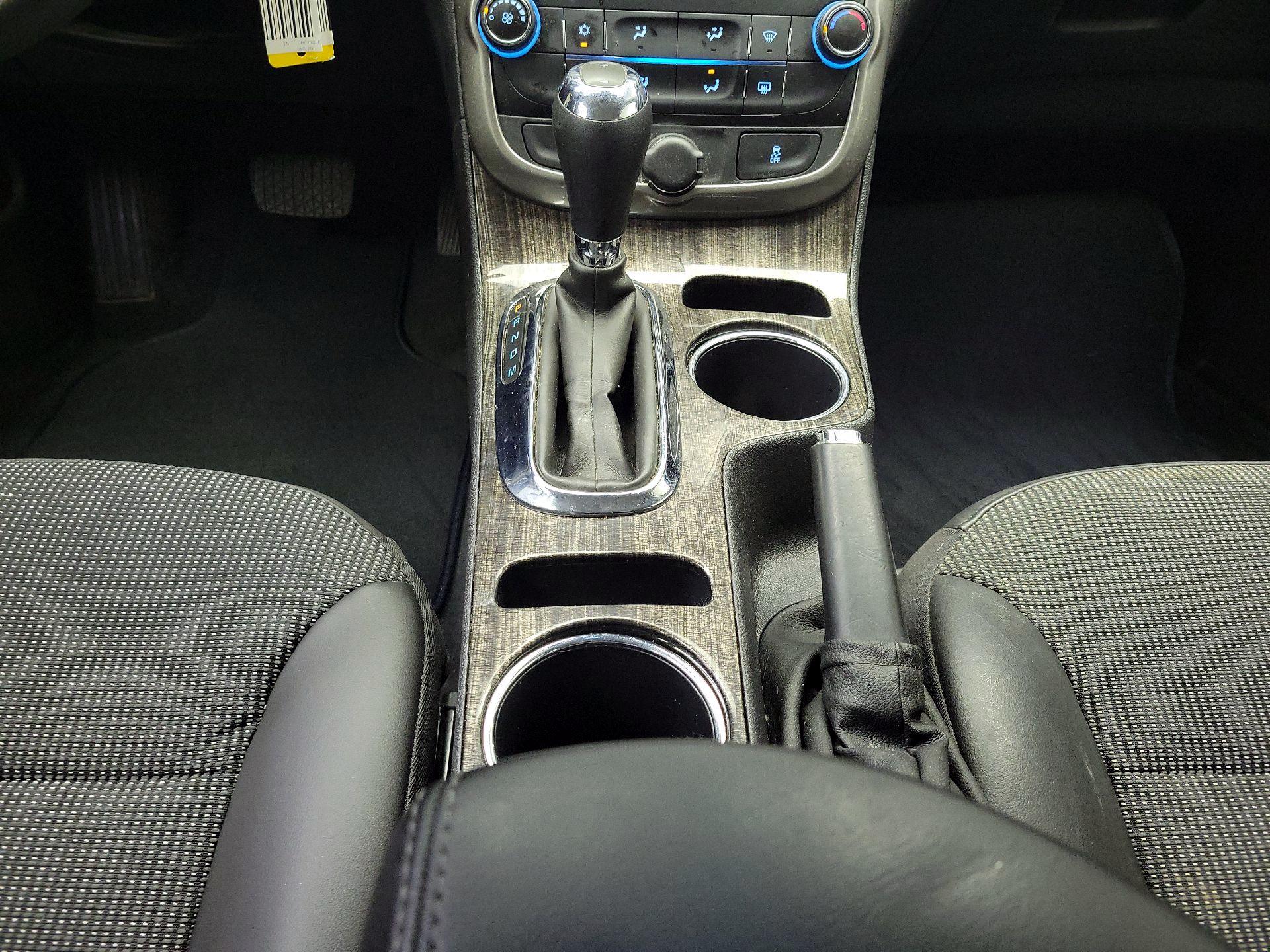 Thumbnail: 2015 Chevrolet Malibu - 17