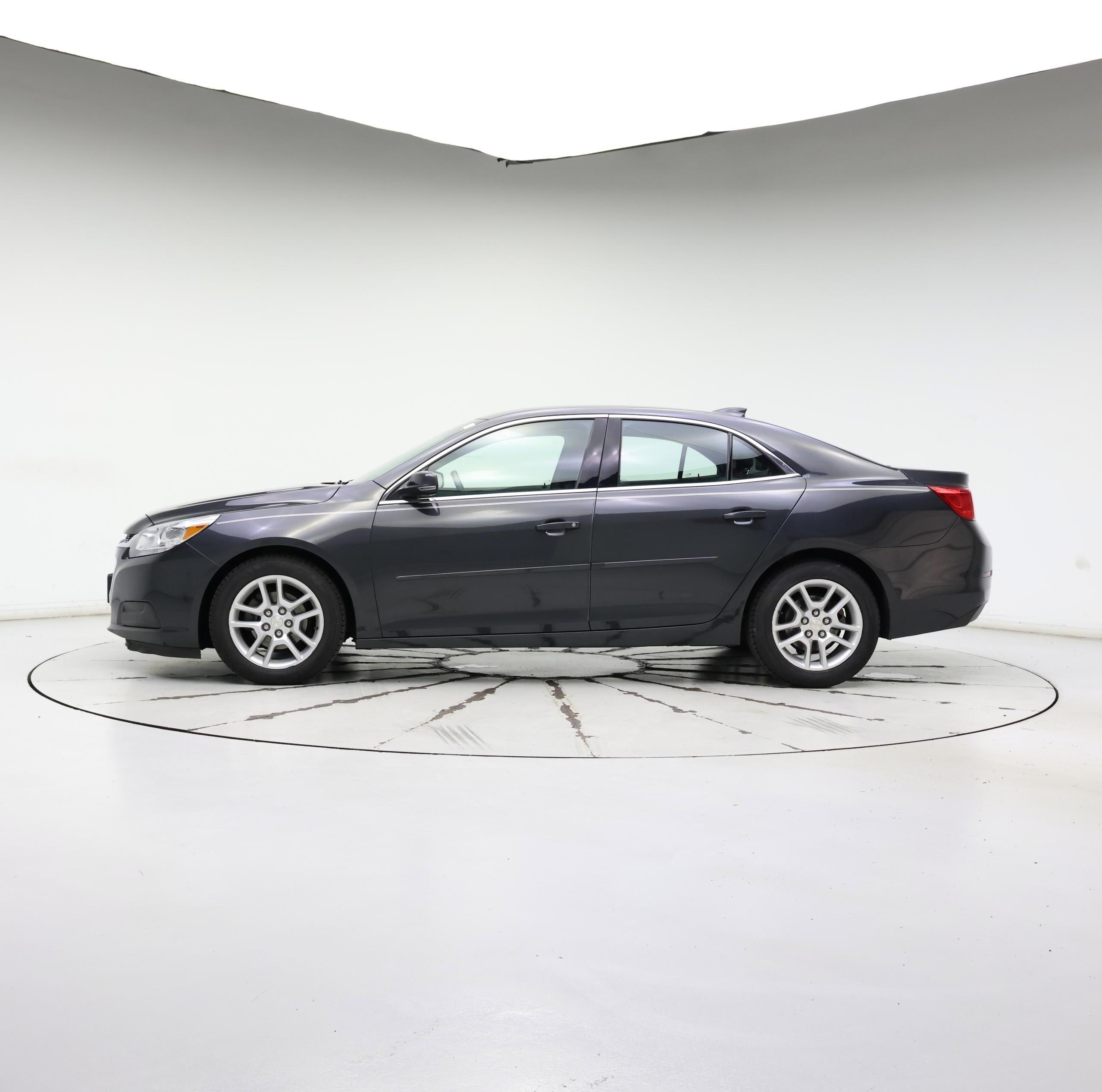 Thumbnail: 2015 Chevrolet Malibu - 3