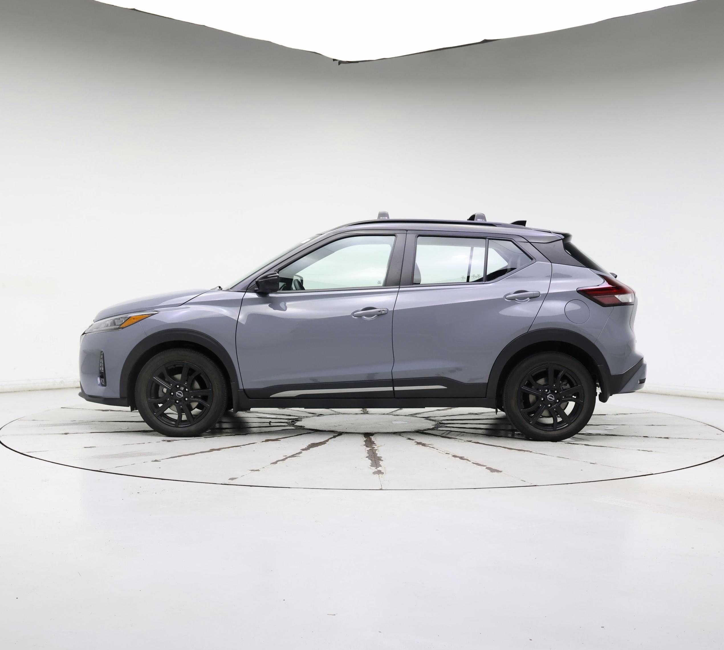 Thumbnail: 2023 Nissan Kicks - 3