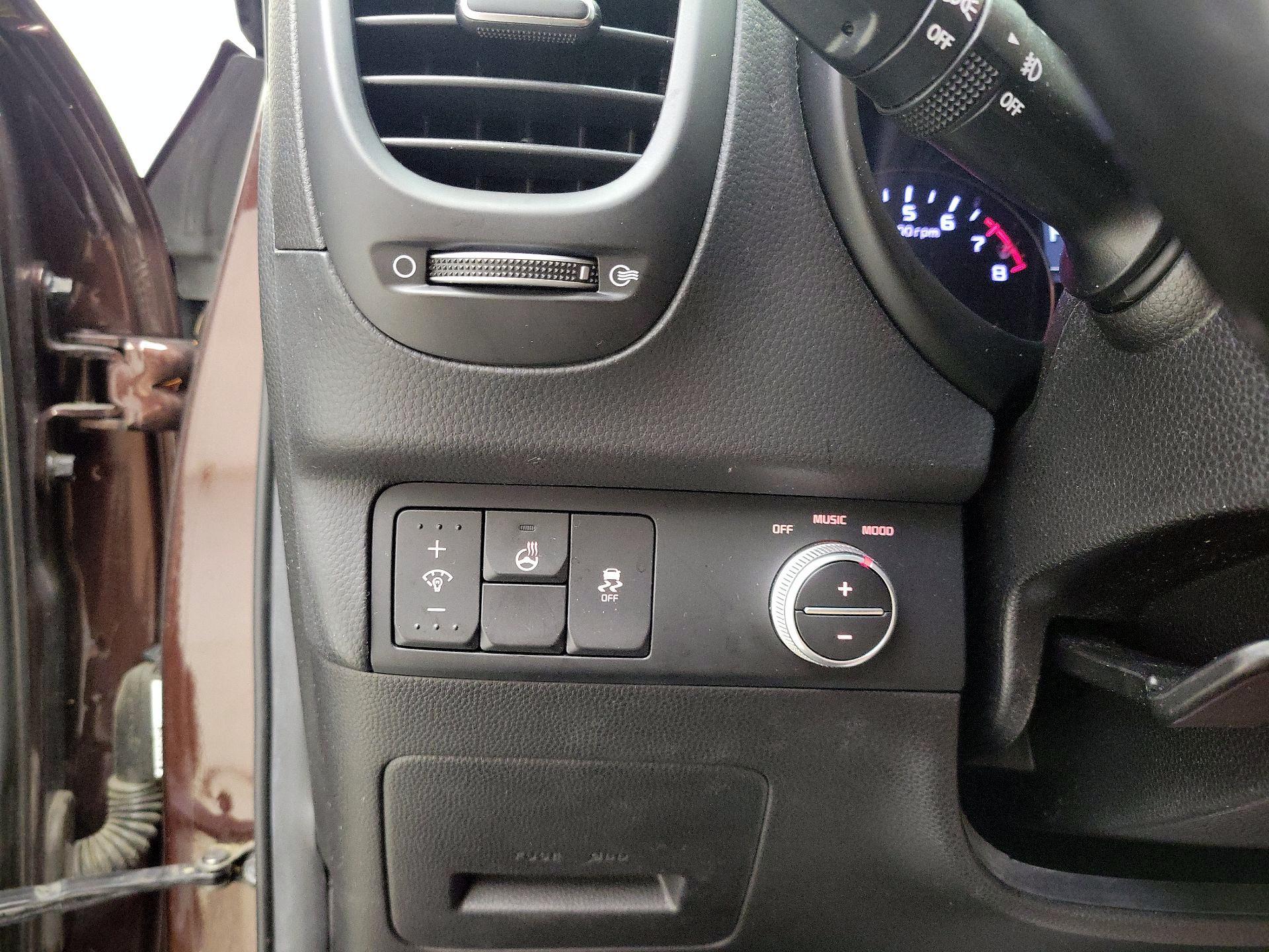 Thumbnail: 2017 Kia Soul - 13