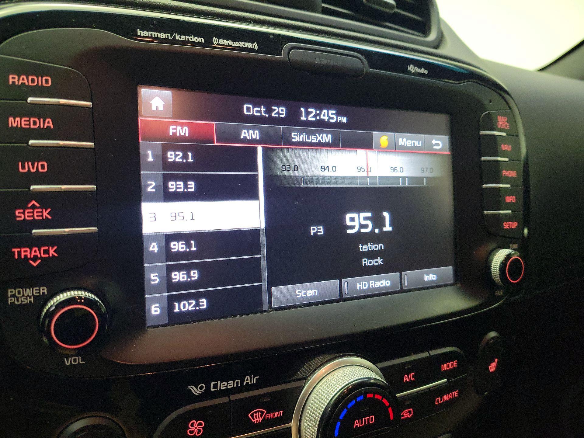 Thumbnail: 2017 Kia Soul - 16