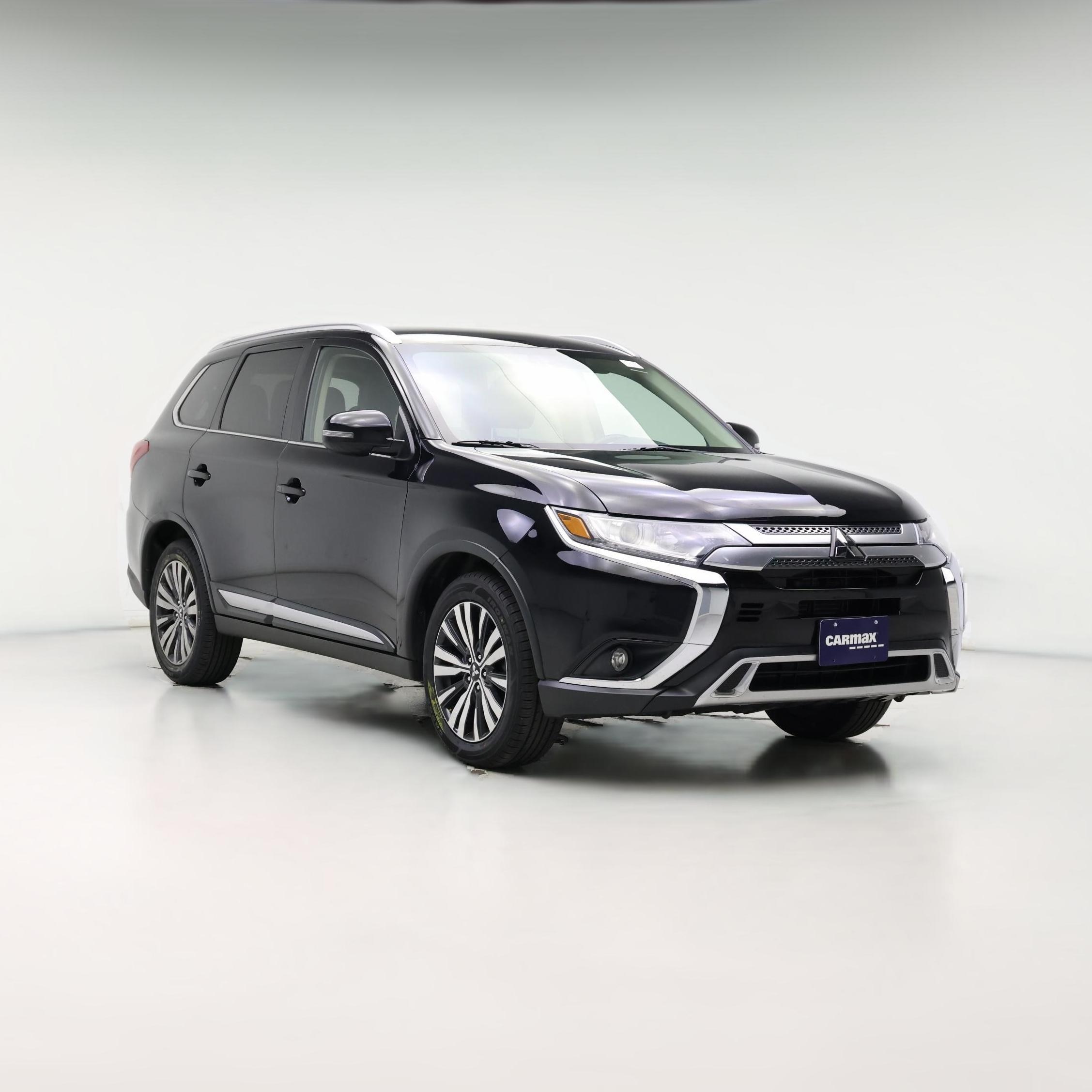 Thumbnail: 2019 Mitsubishi Outlander - 1