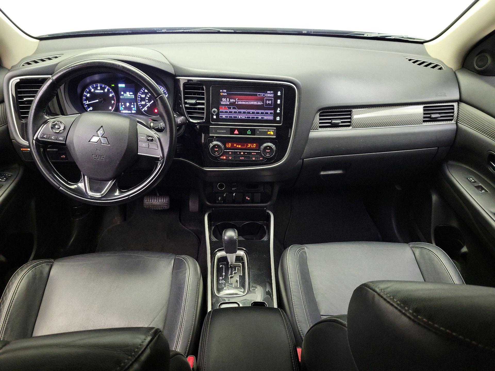 Thumbnail: 2019 Mitsubishi Outlander - 9