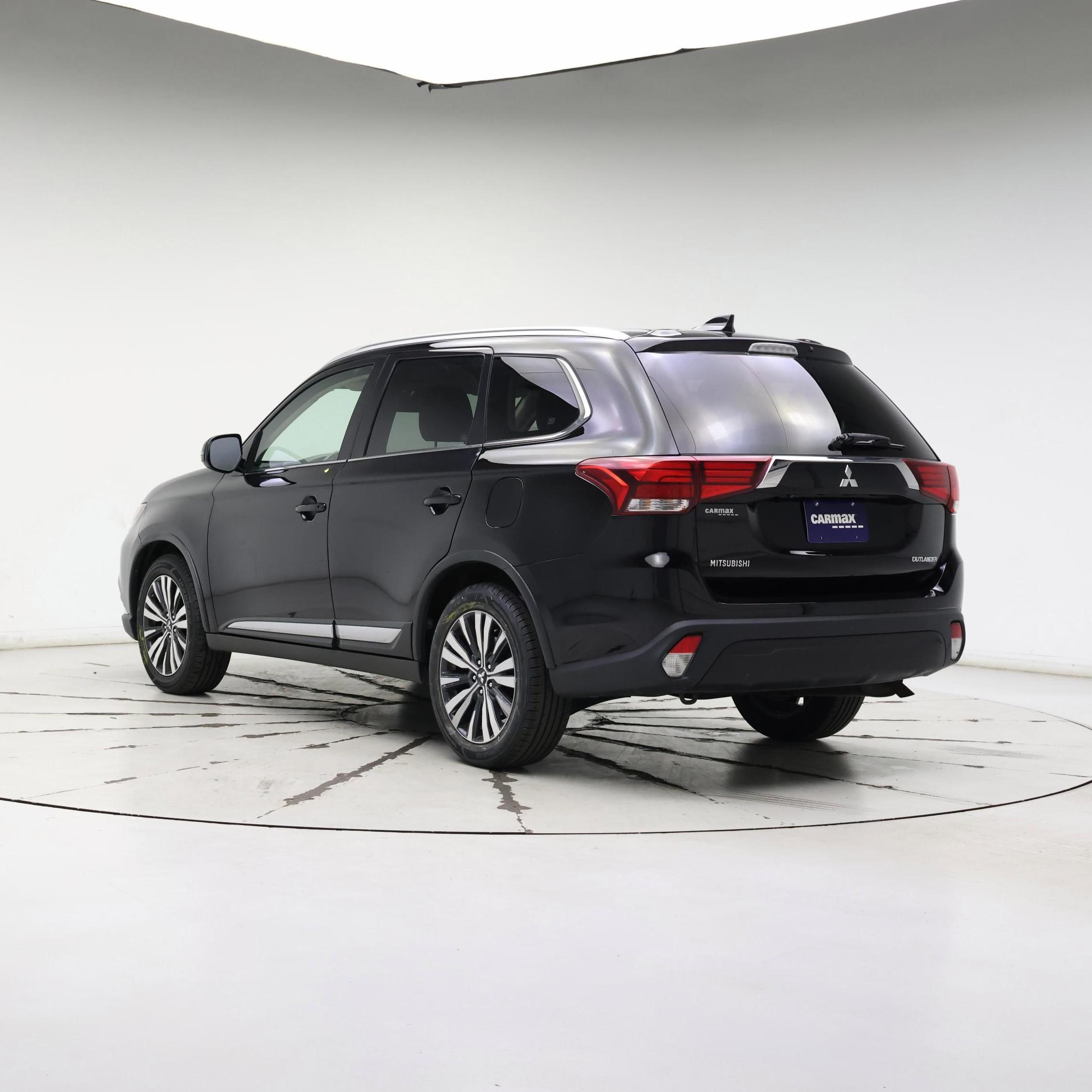 Thumbnail: 2019 Mitsubishi Outlander - 2