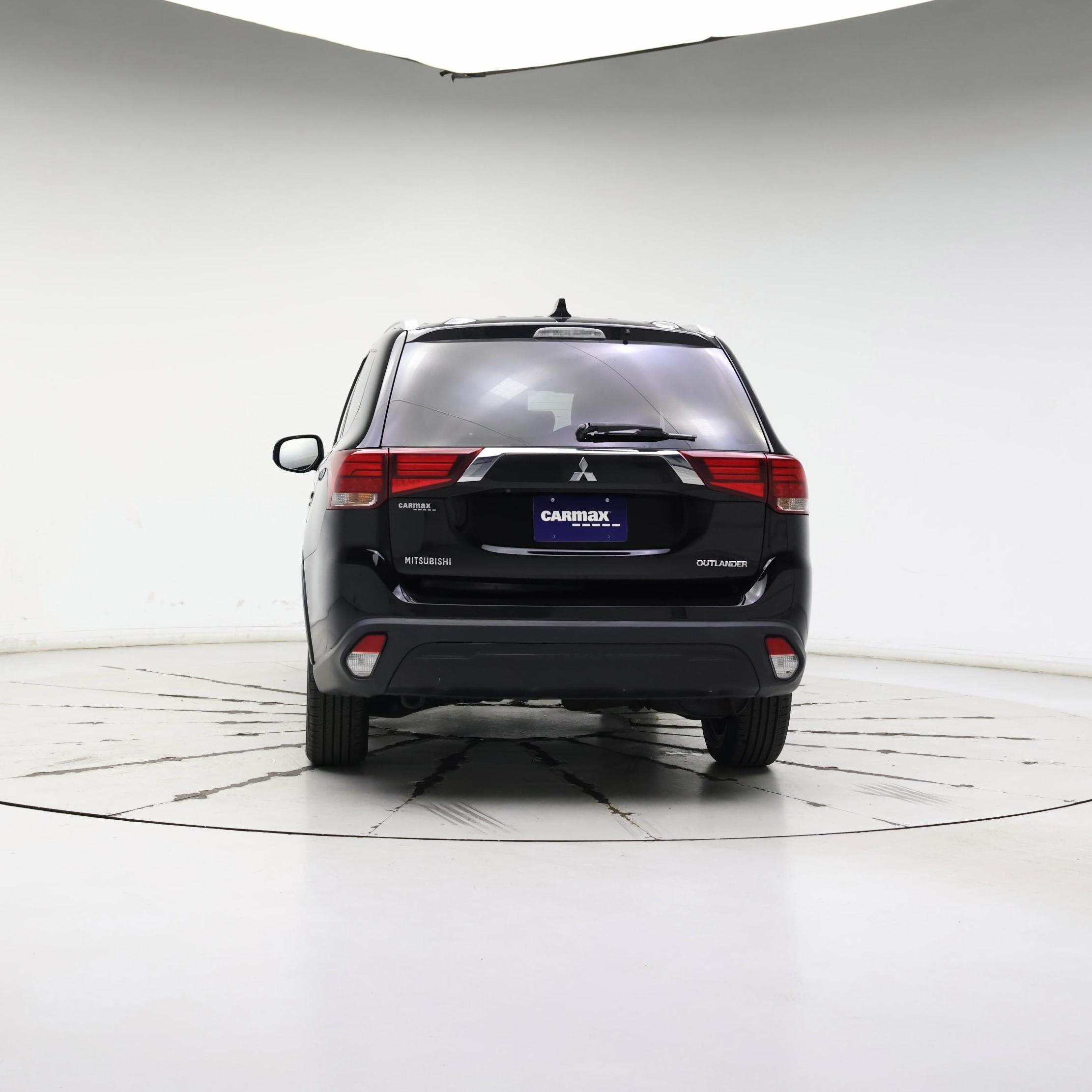 Thumbnail: 2019 Mitsubishi Outlander - 6