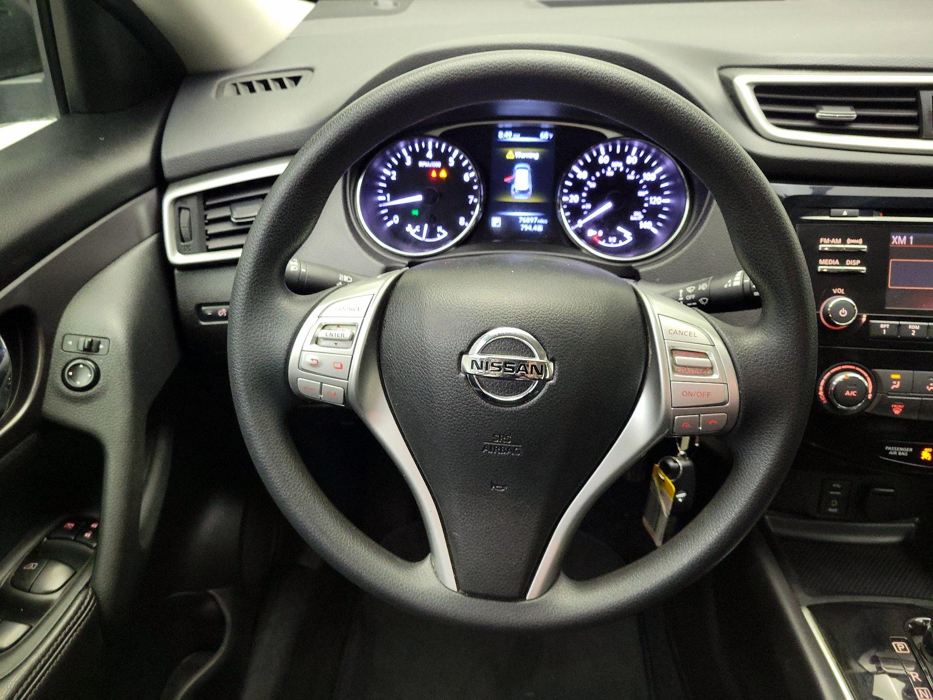 Thumbnail: 2016 Nissan Rogue - 10