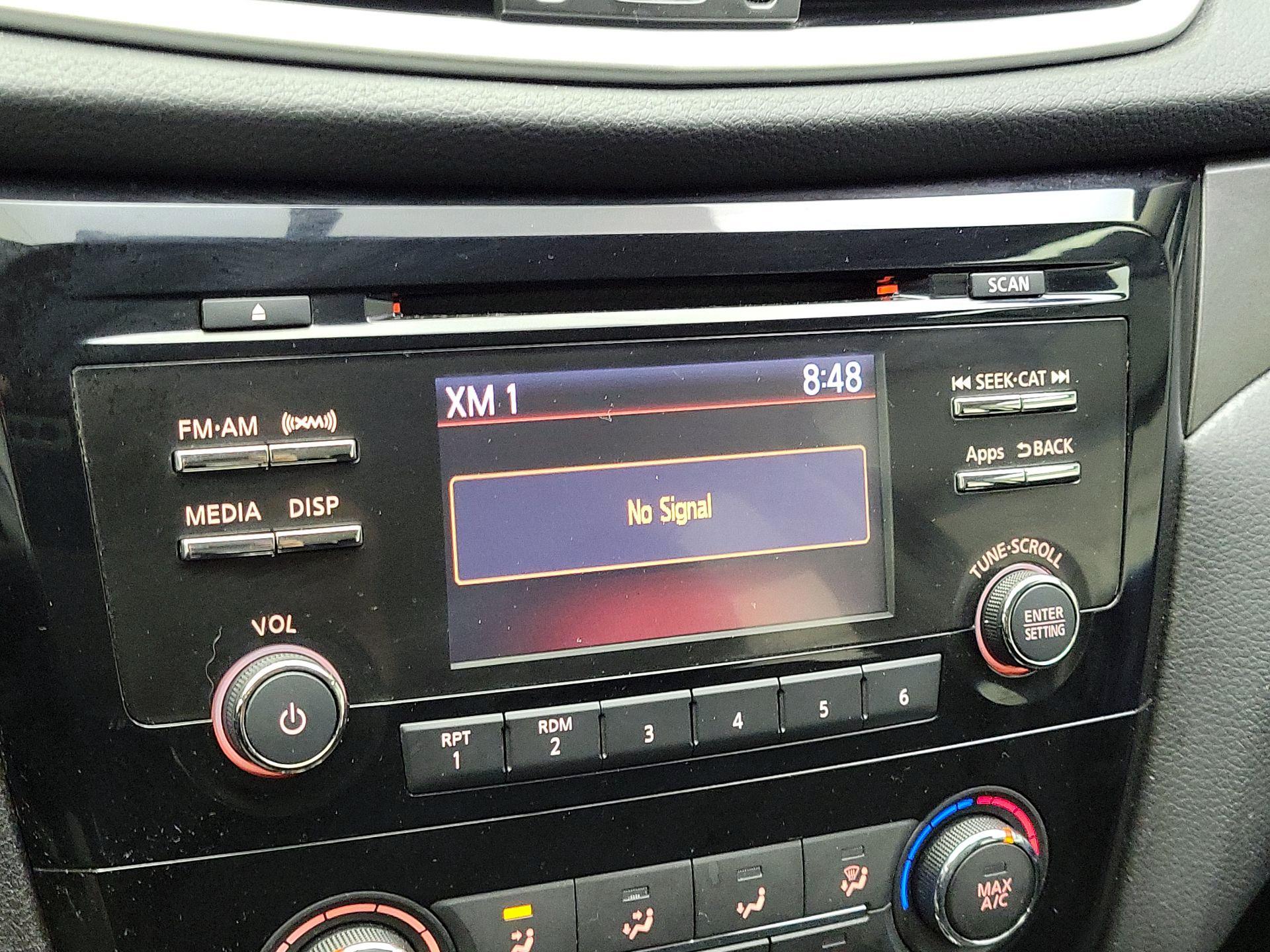 Thumbnail: 2016 Nissan Rogue - 15