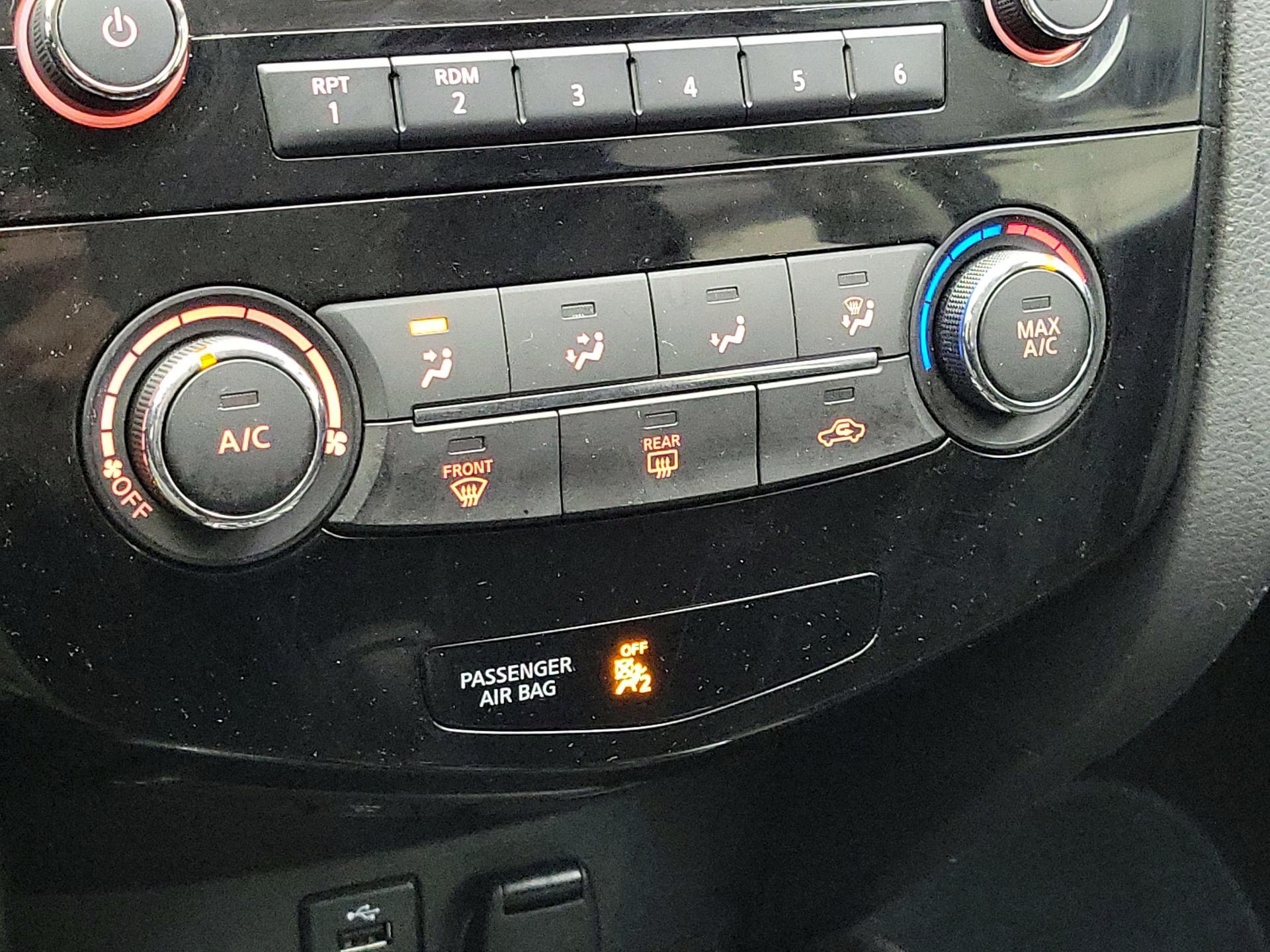 Thumbnail: 2016 Nissan Rogue - 16