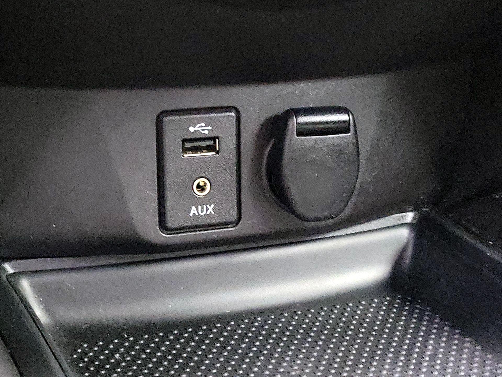 Thumbnail: 2016 Nissan Rogue - 18