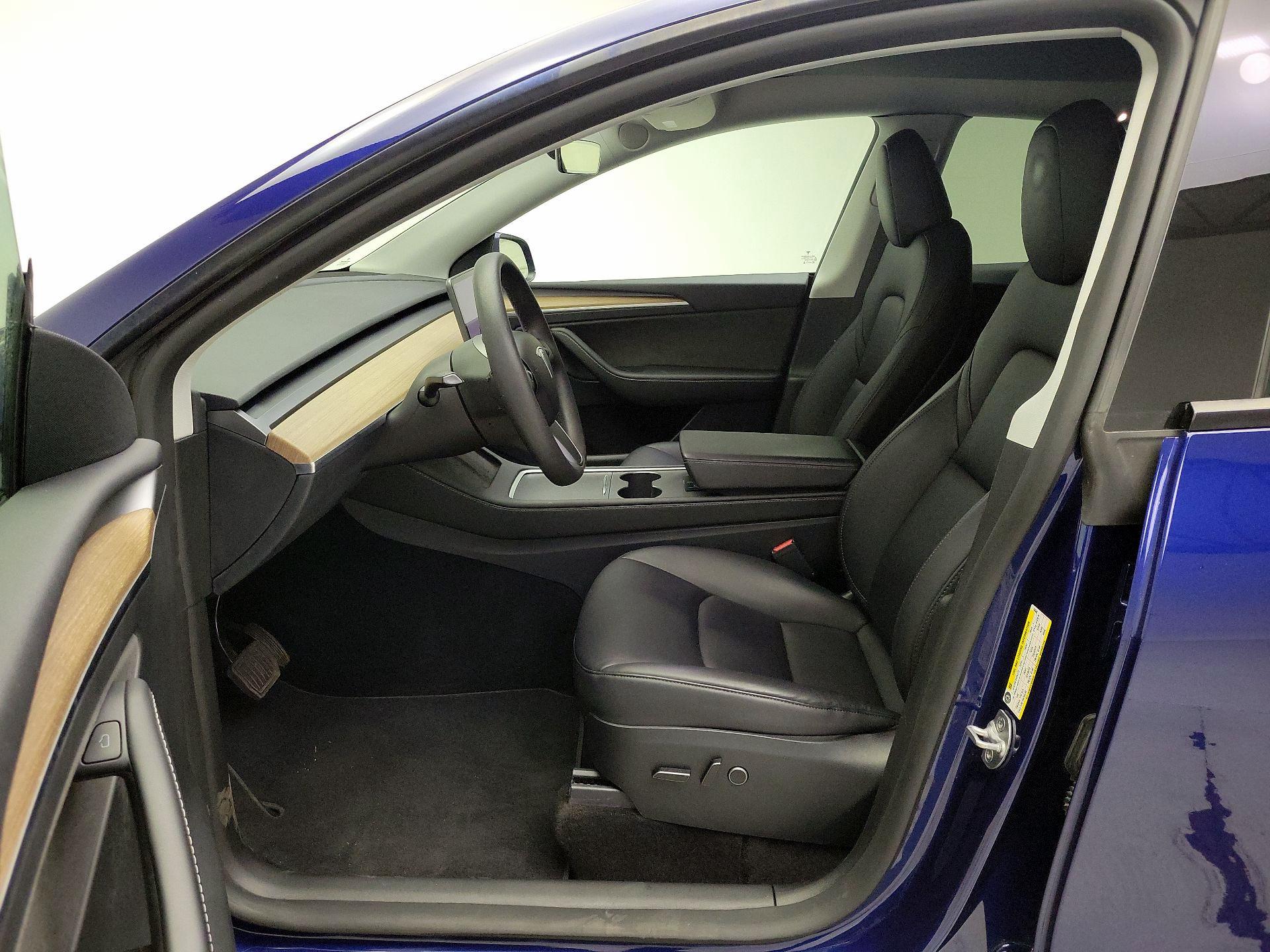 Thumbnail: 2023 Tesla Model Y - 11