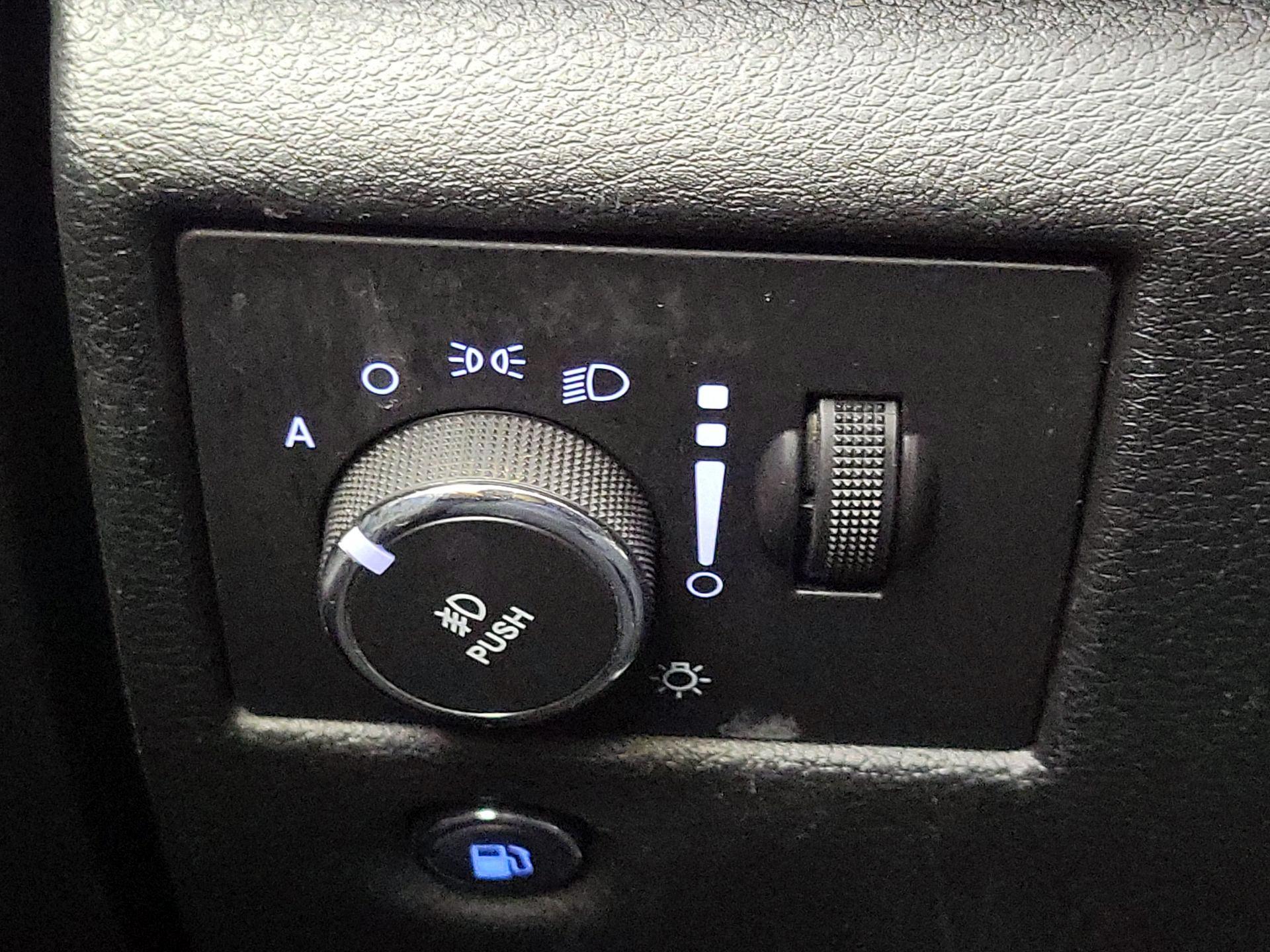 Thumbnail: 2015 Jeep Grand Cherokee - 13