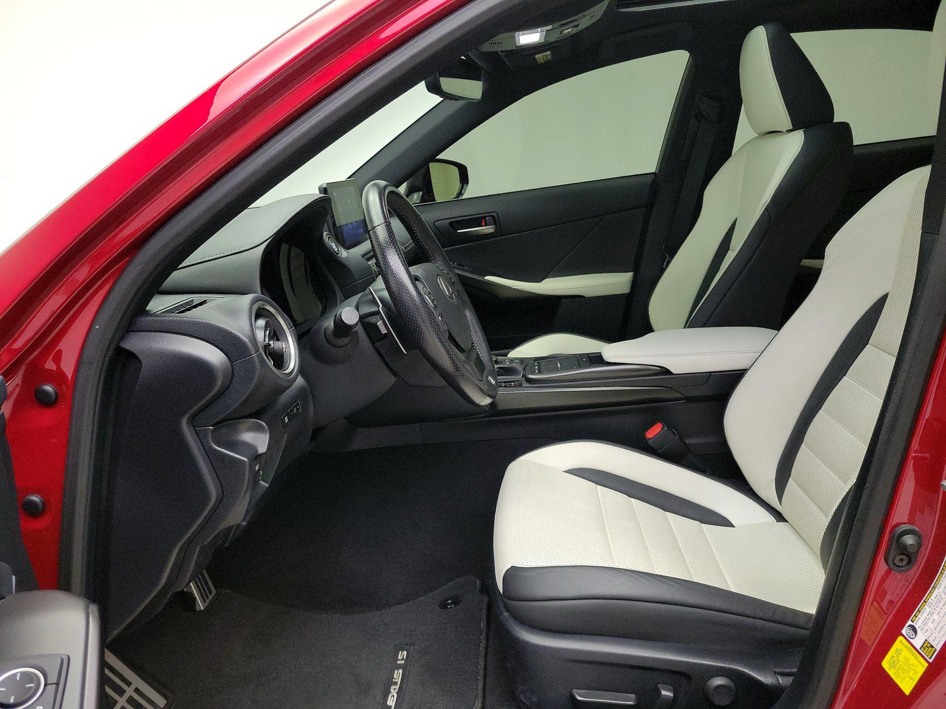 Thumbnail: 2021 Lexus IS - 11