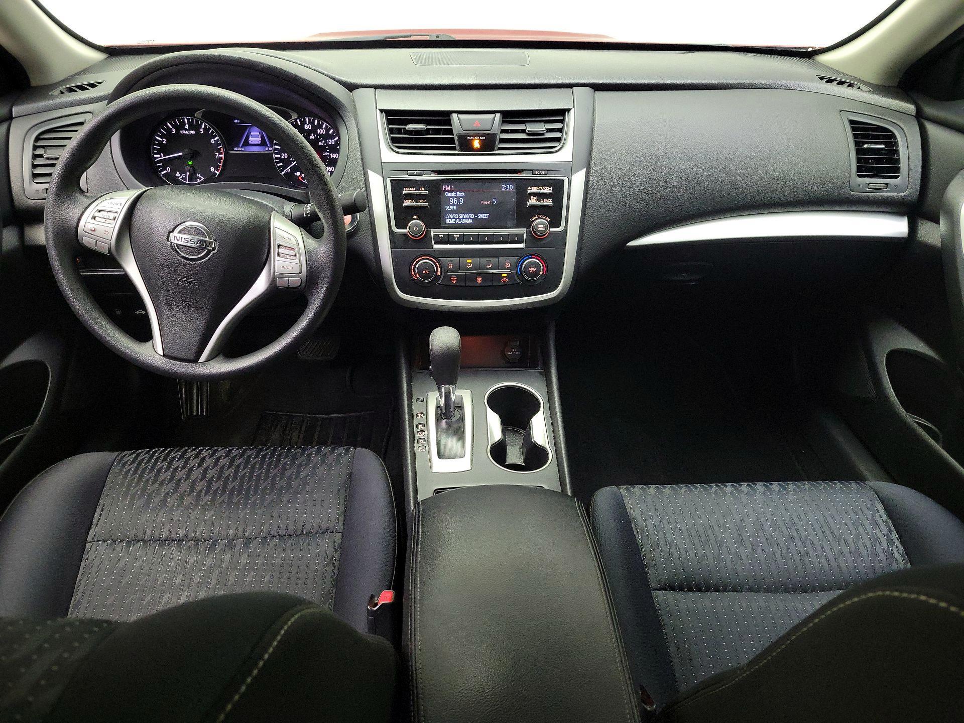 Thumbnail: 2017 Nissan Altima - 9