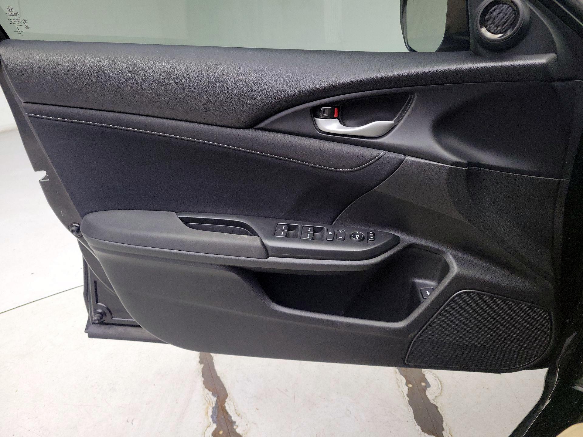 Thumbnail: 2021 Honda Insight - 12