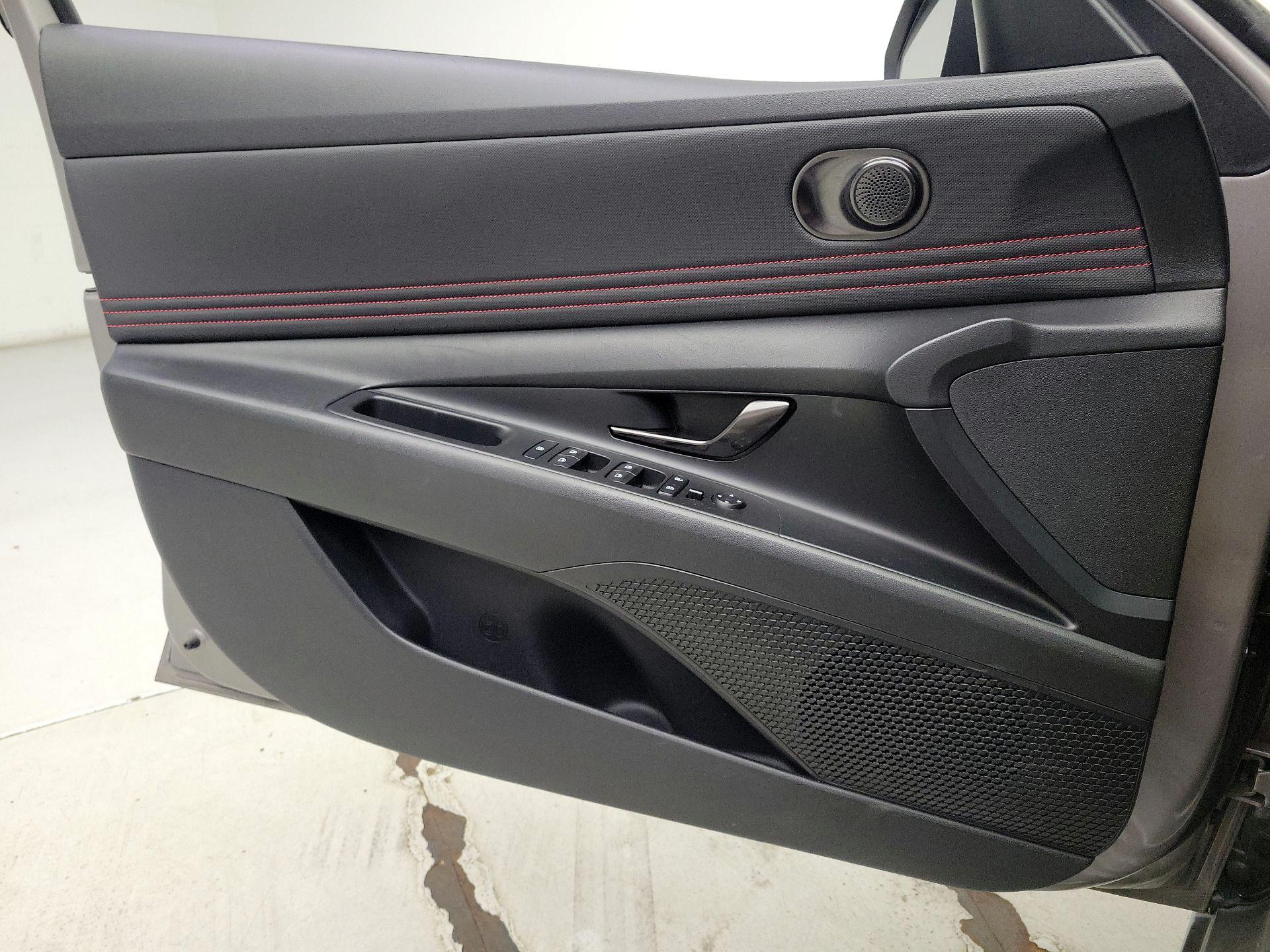 Thumbnail: 2022 Hyundai Elantra - 12