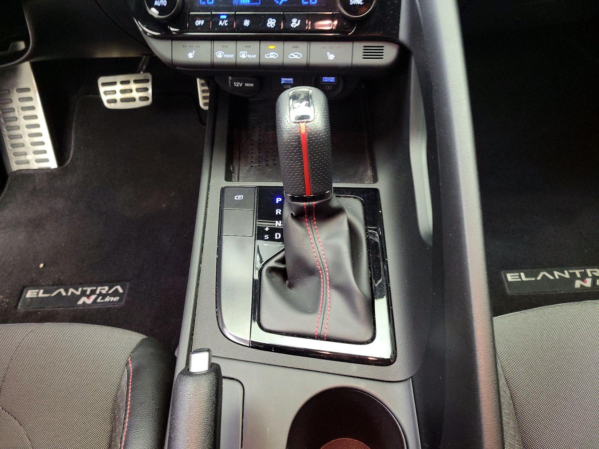 Thumbnail: 2022 Hyundai Elantra - 17