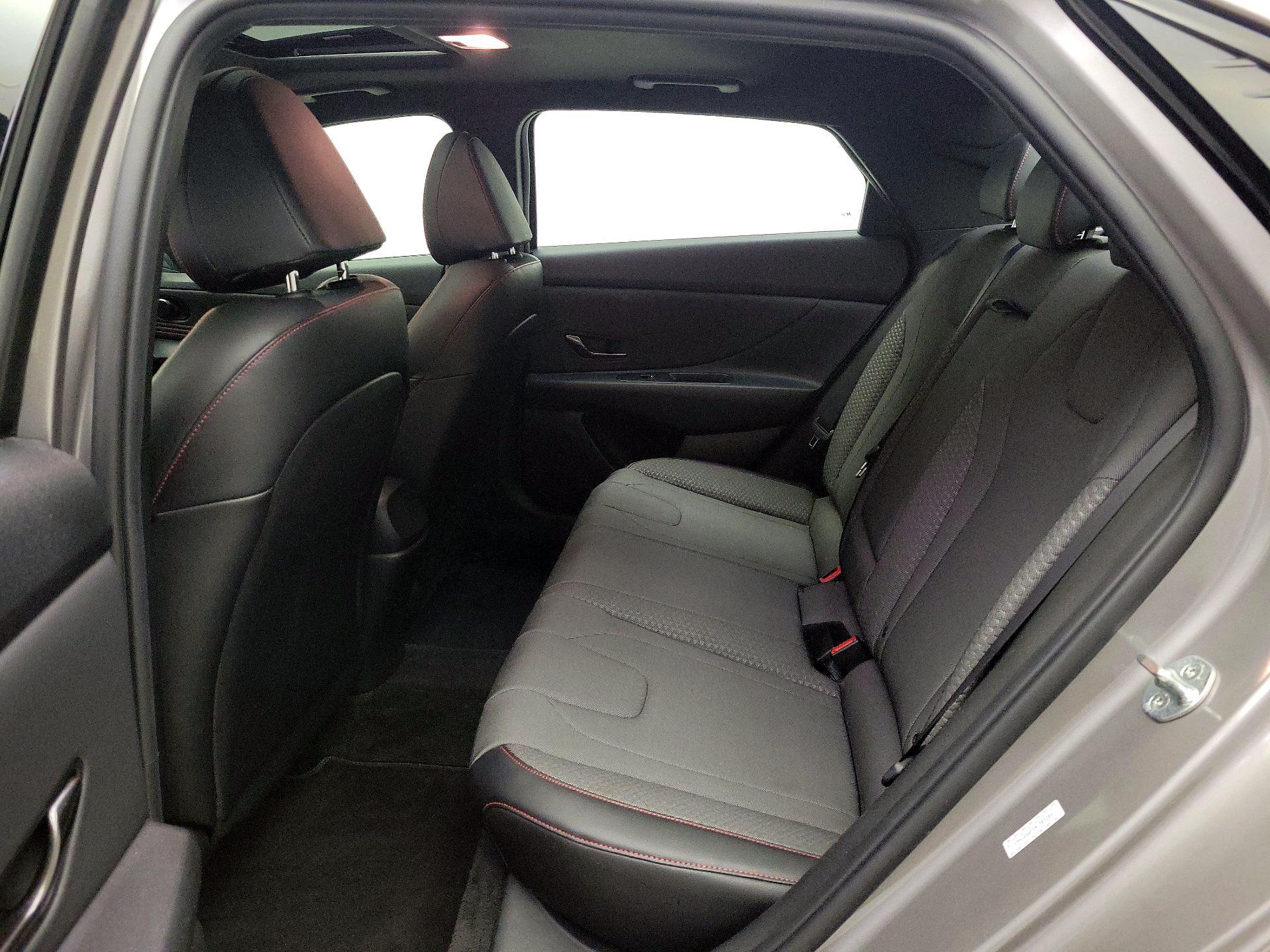 Thumbnail: 2022 Hyundai Elantra - 20